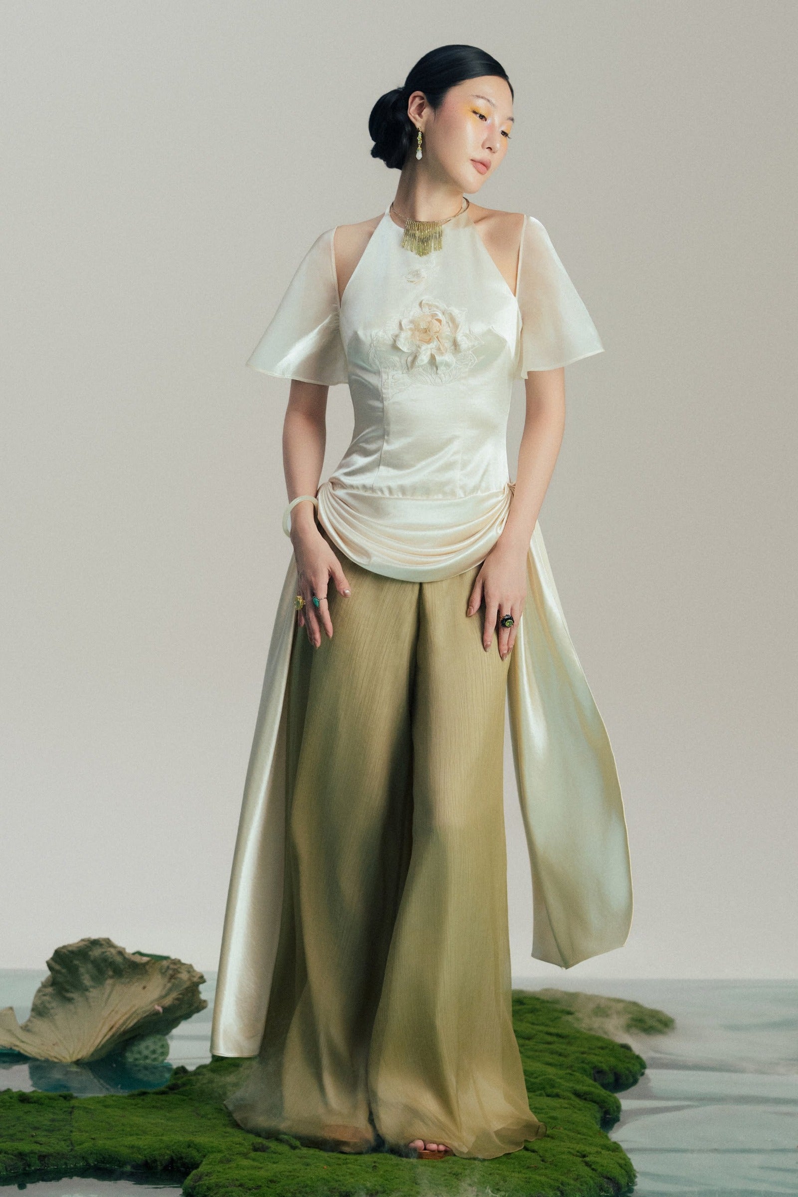 Lien To Draped Set