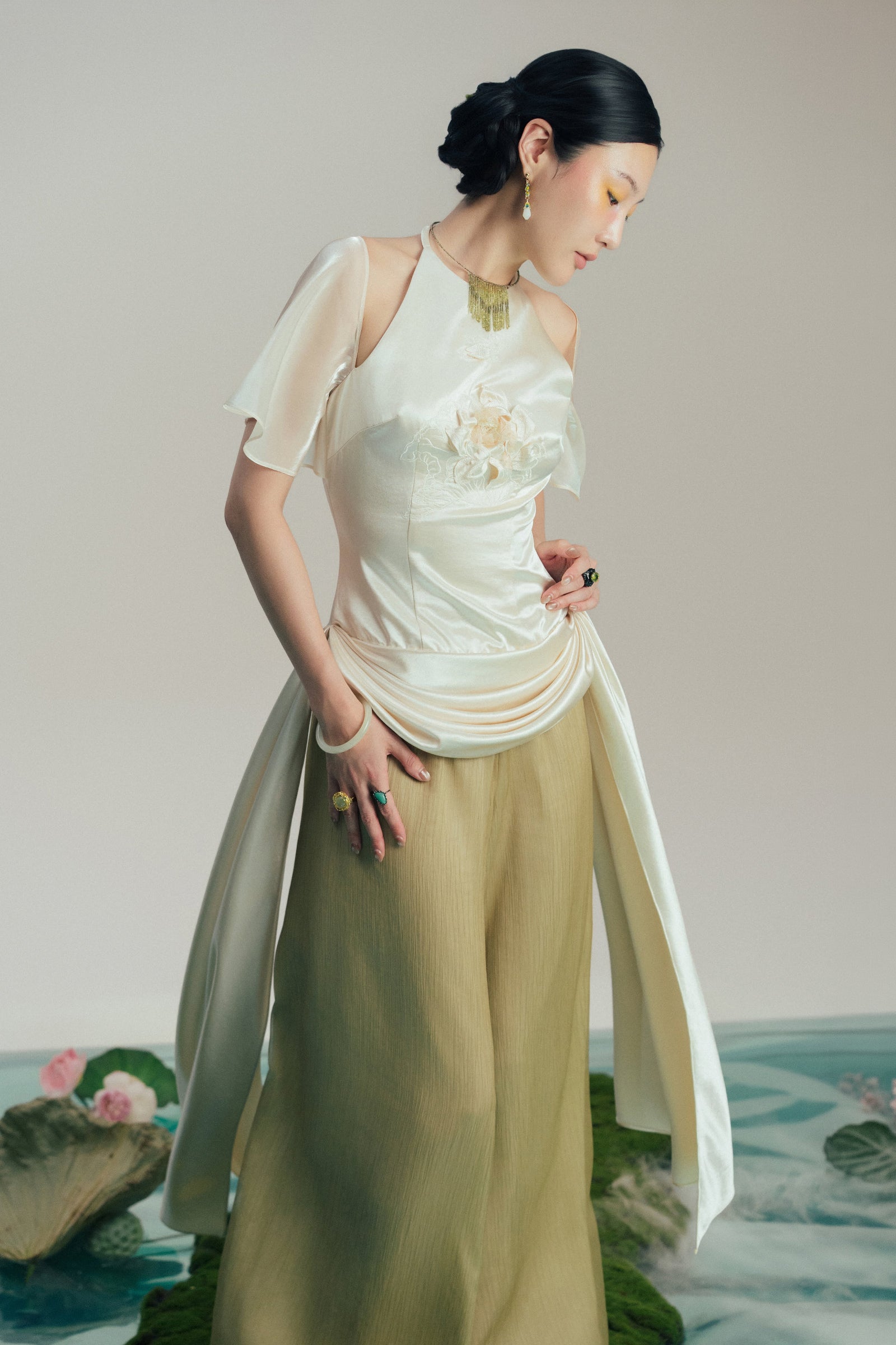 Lien To Draped Set
