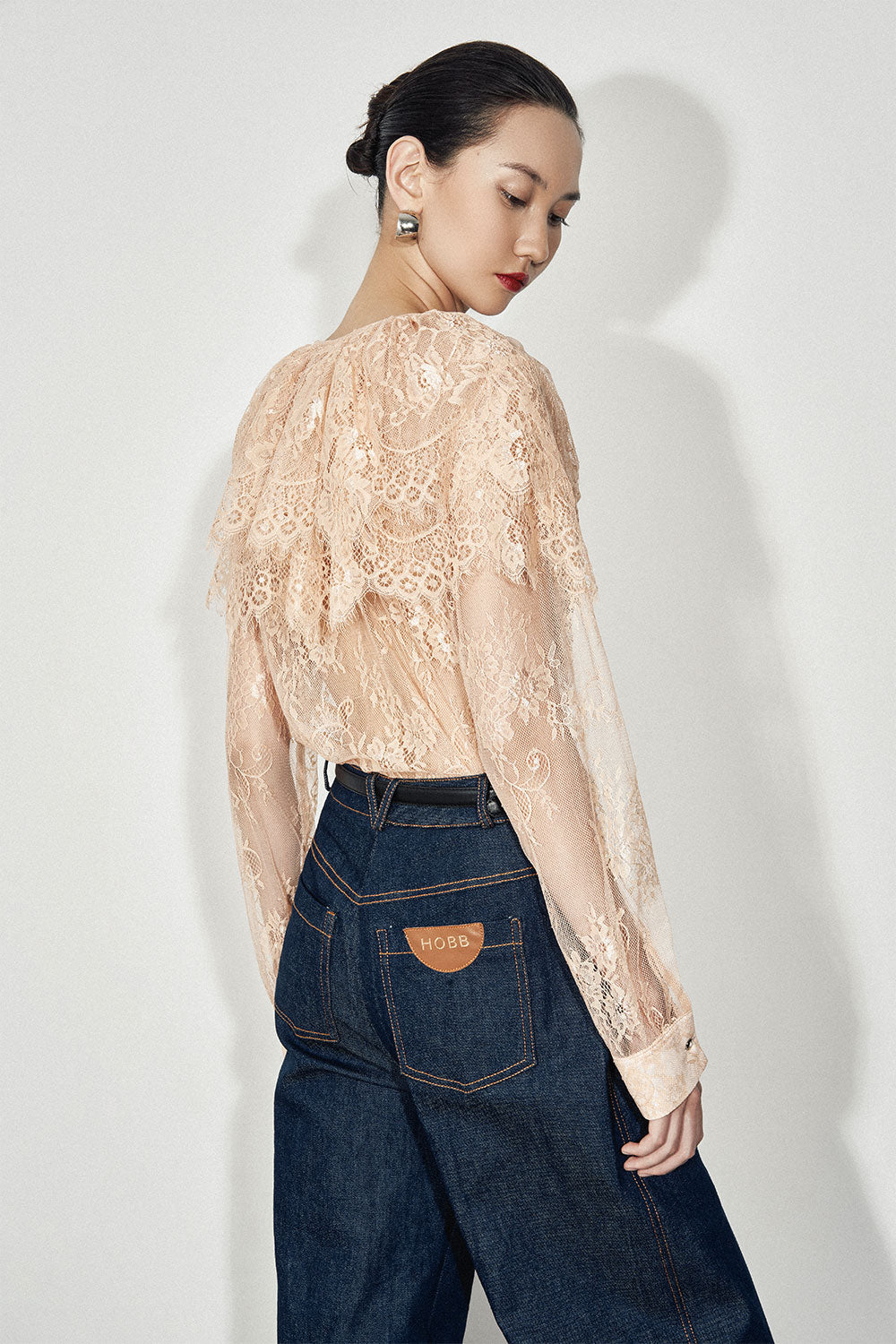 Fawn Straight Cuff Sleeved Lace Shirt