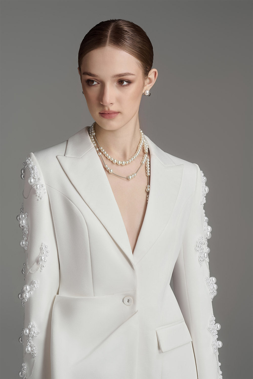 Valse Sheath Peak Lapel Silk Blend Blazer