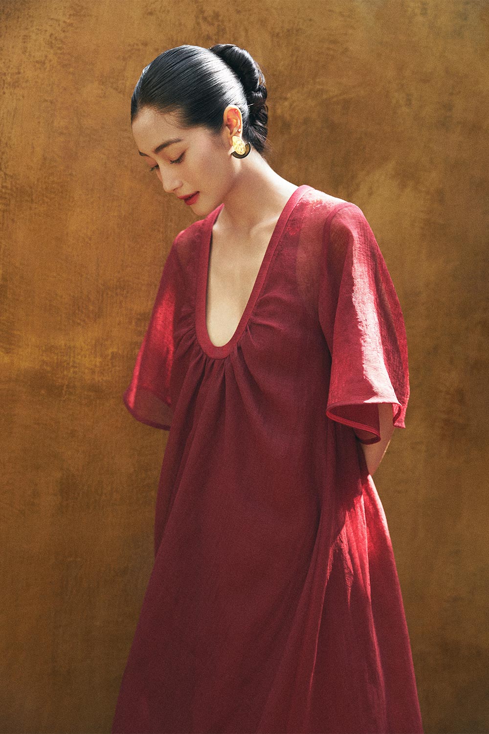 Juliet Trapezoid Butterfly Sleeved Organza Maxi Dress