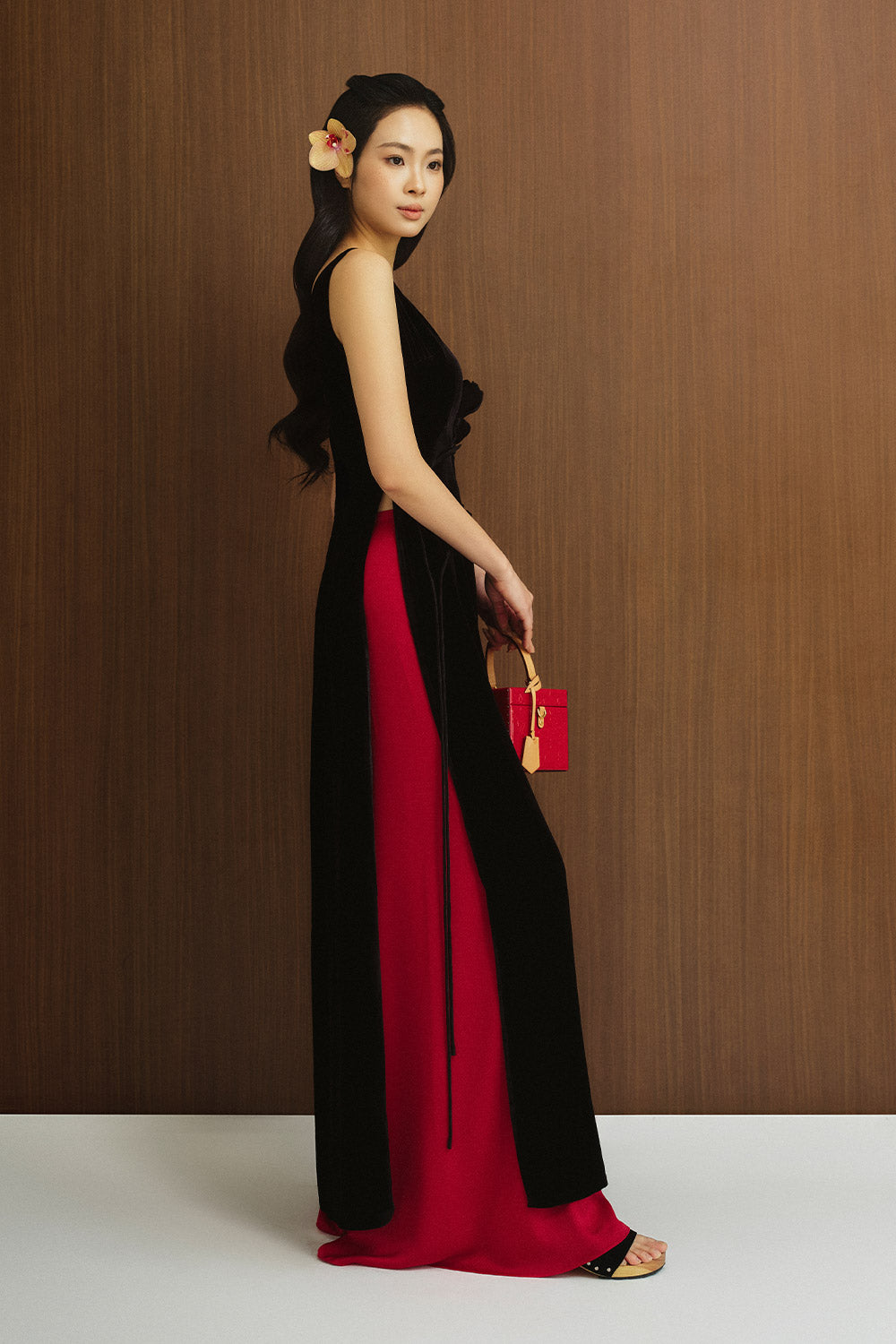 Ngu Yen A-line Flower Applique Velvet Floor Length Ao Dai