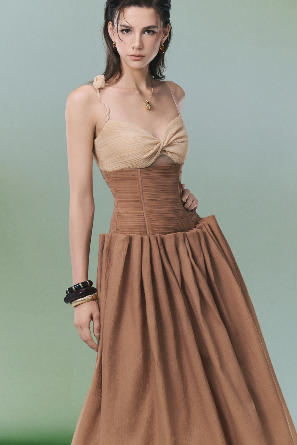 Caprina Sweetheart Gathering Midi Dress