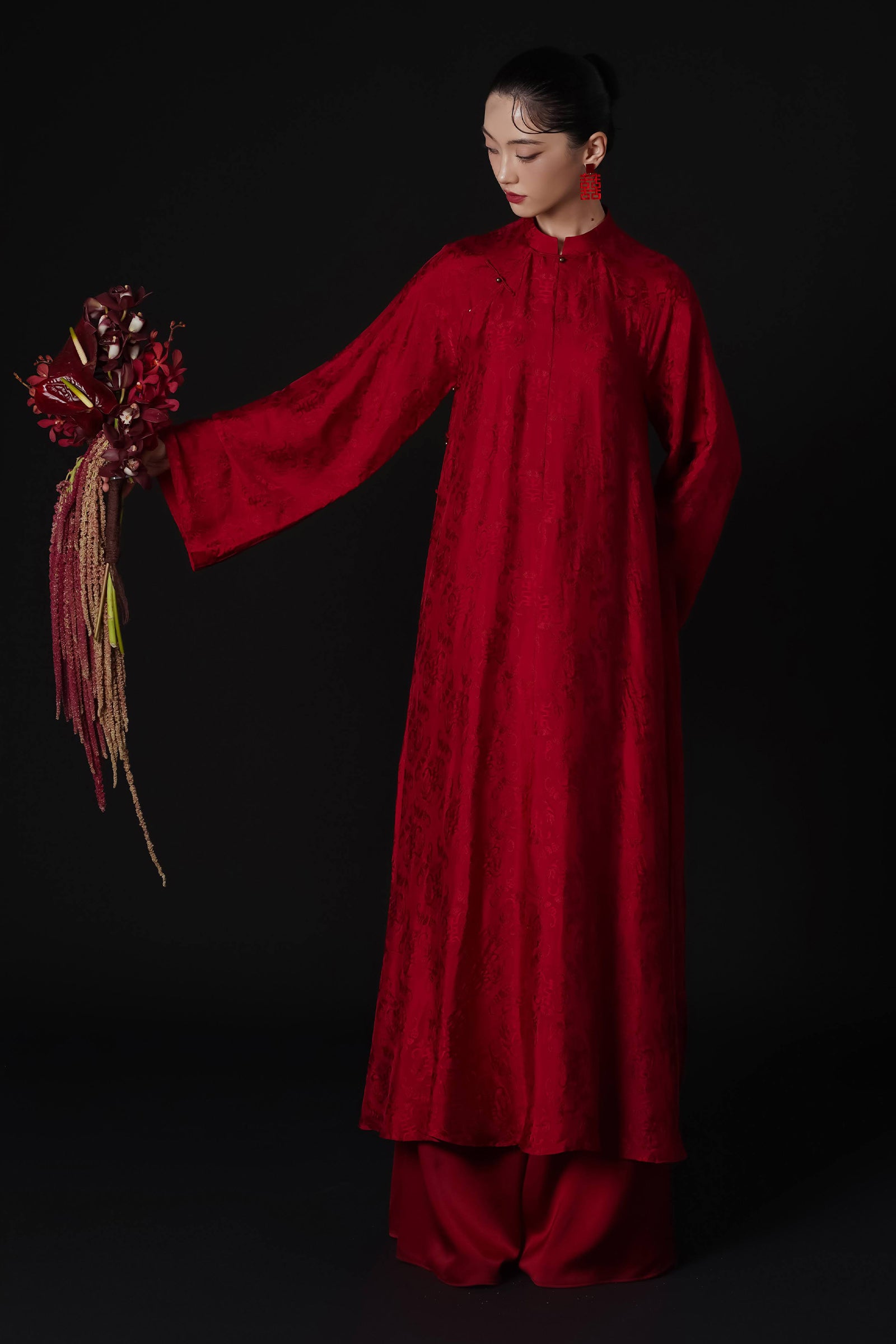 Hy Loan Straight Silk Ao Dai Set