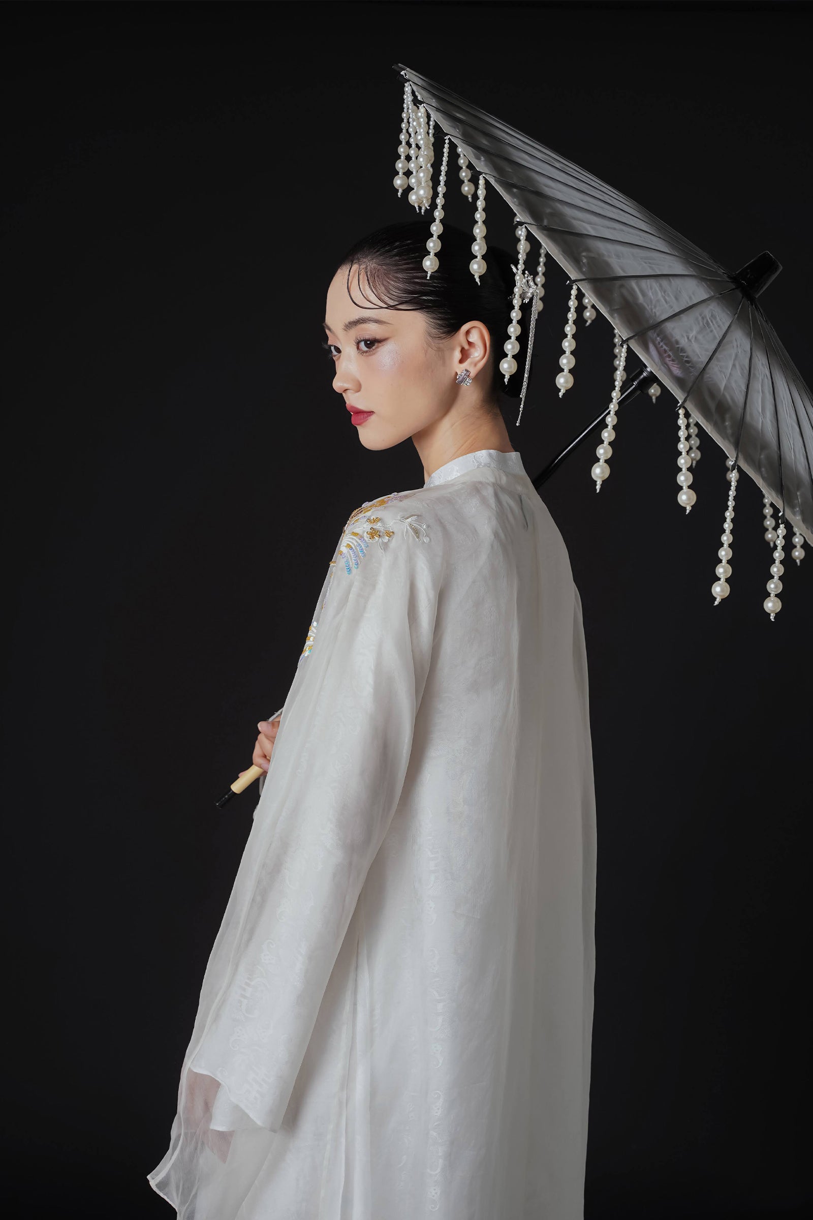 Hy Loan Straight Silk Ao Dai Set