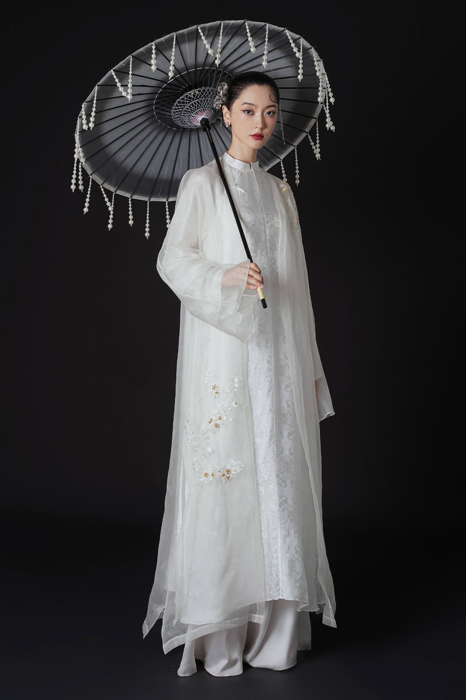 Hy Loan Straight Silk Ao Dai Set