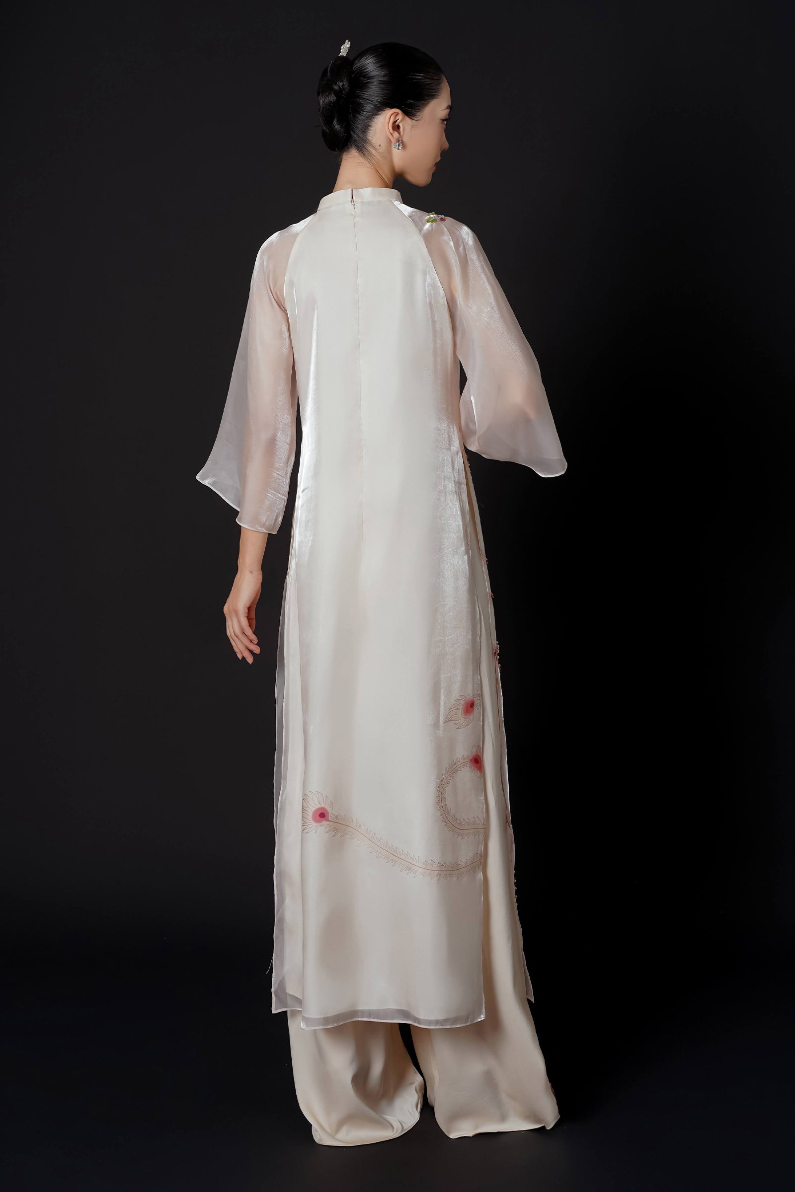 Nghinh Loan Wide Sleeve Bead Ao Dai Set