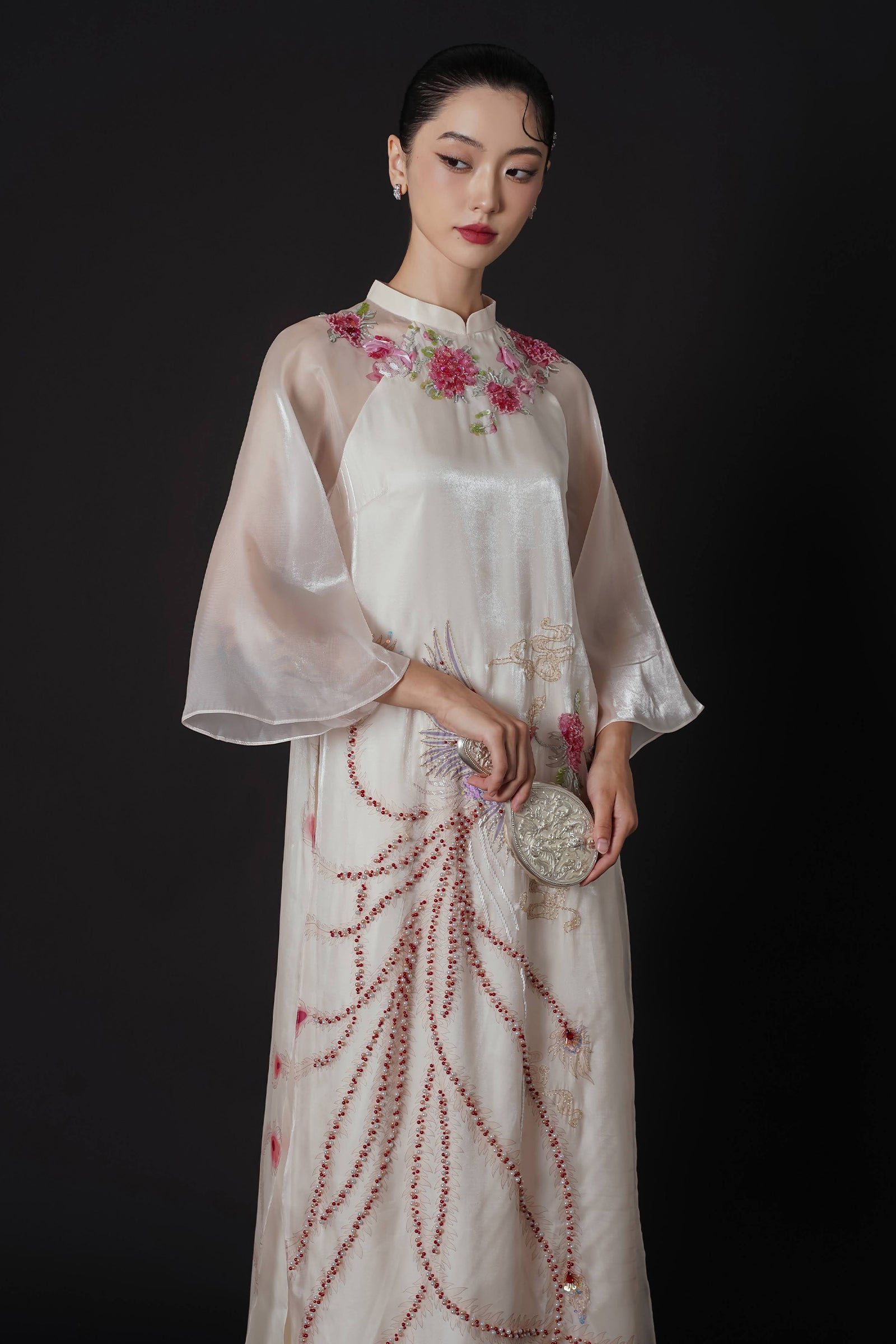 Nghinh Loan Wide Sleeve Bead Ao Dai Set
