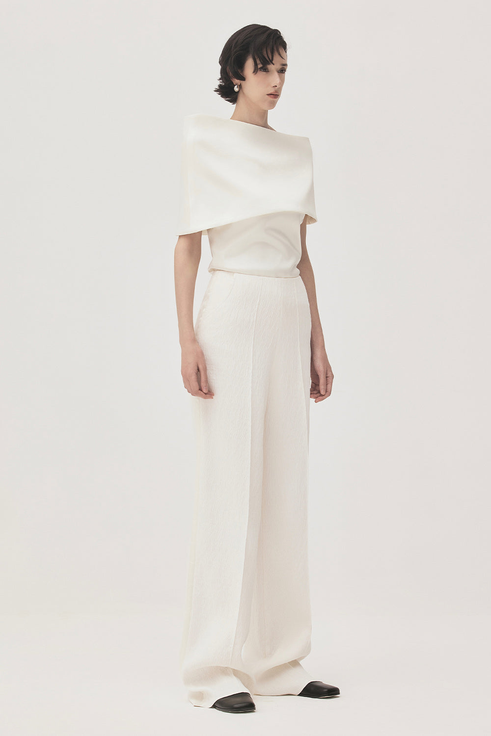 Anh Vi Straight Asymmetric Sleeved Satin Top