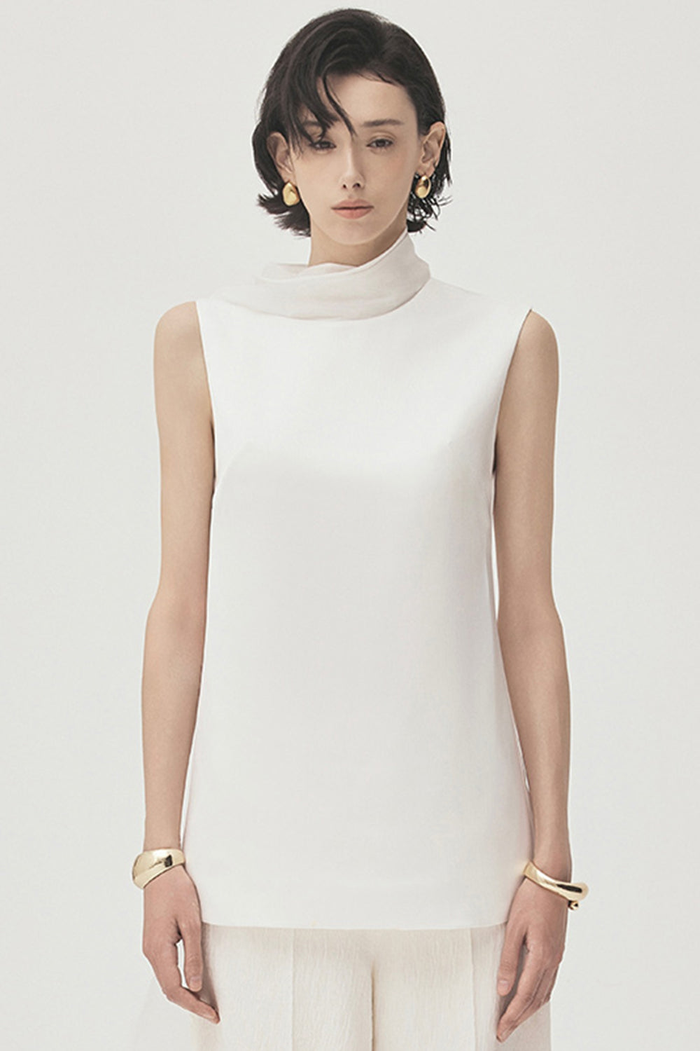 Quynh Straight Sleeveless Rayon Top