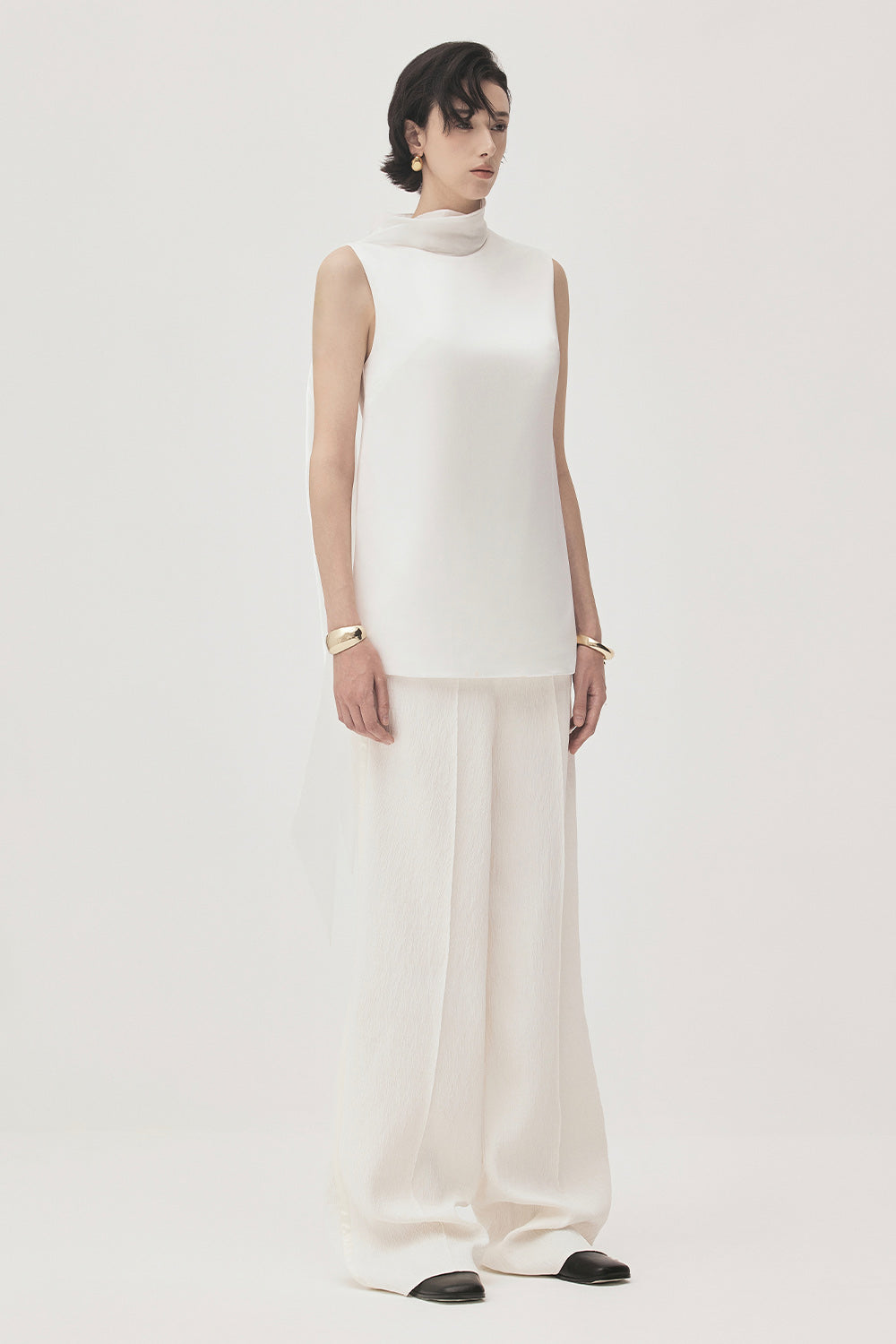 Quynh Straight Sleeveless Rayon Top