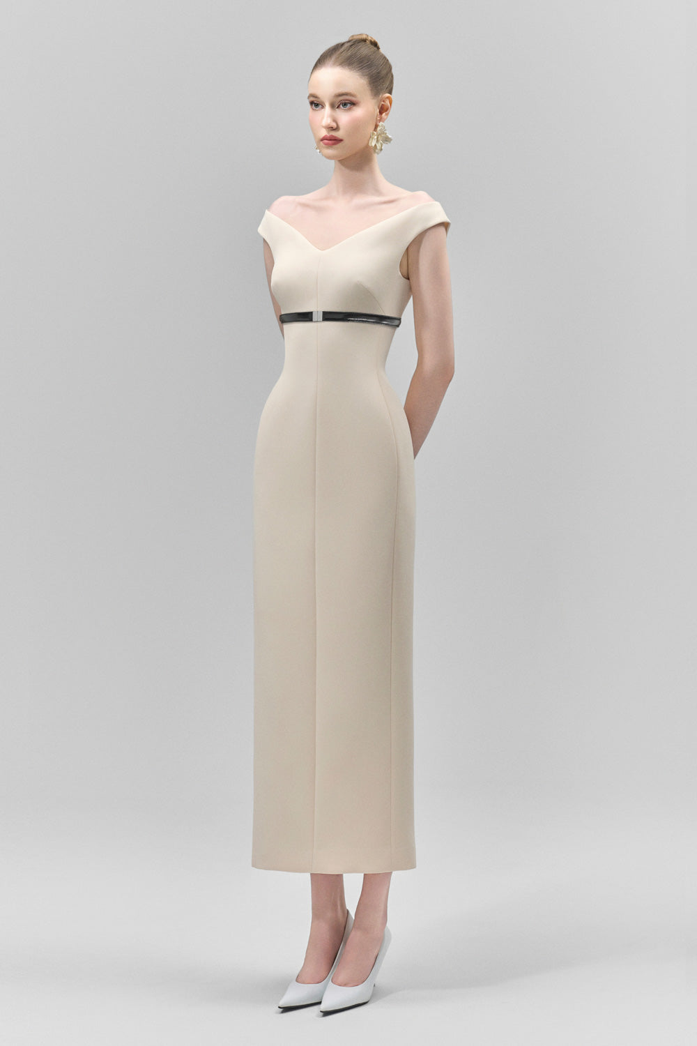 Women's Ismera Sheath V-Neck Crepe Calf Length Dress S/M/L/XL/Customize Cream/Black MEAN BLVD Women's Ismera Sheath V-Neck Crepe Calf Length Dress S/M/L/XL/Customize Cream/Black MEAN BLVD