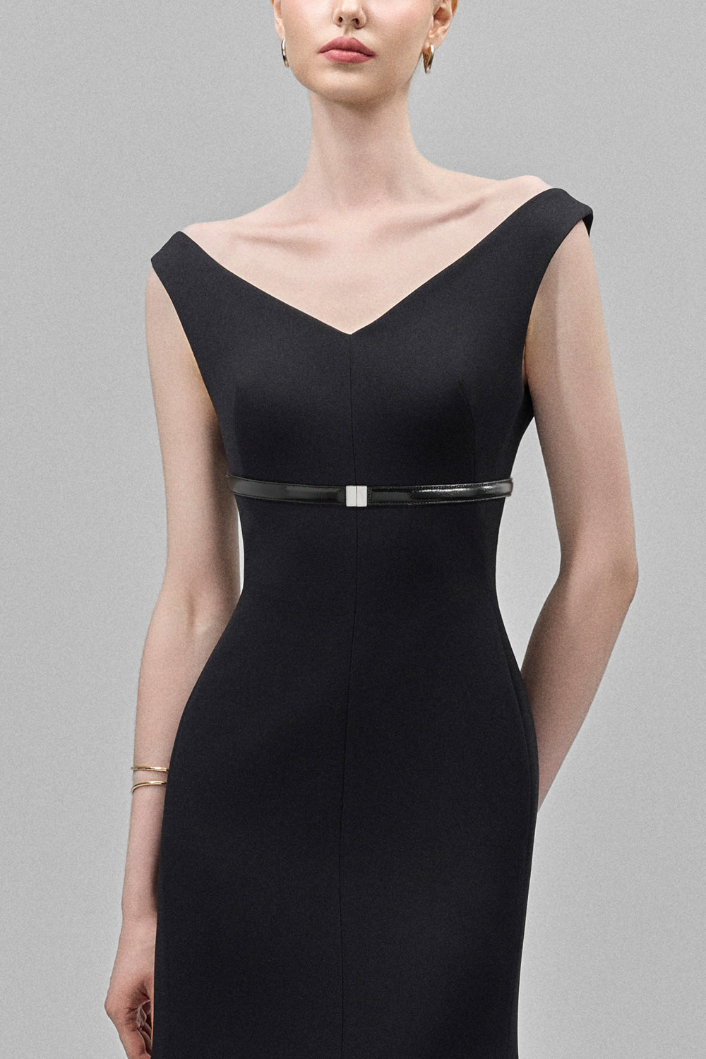 Ismera Sheath V-Neck Crepe Calf Length Dress