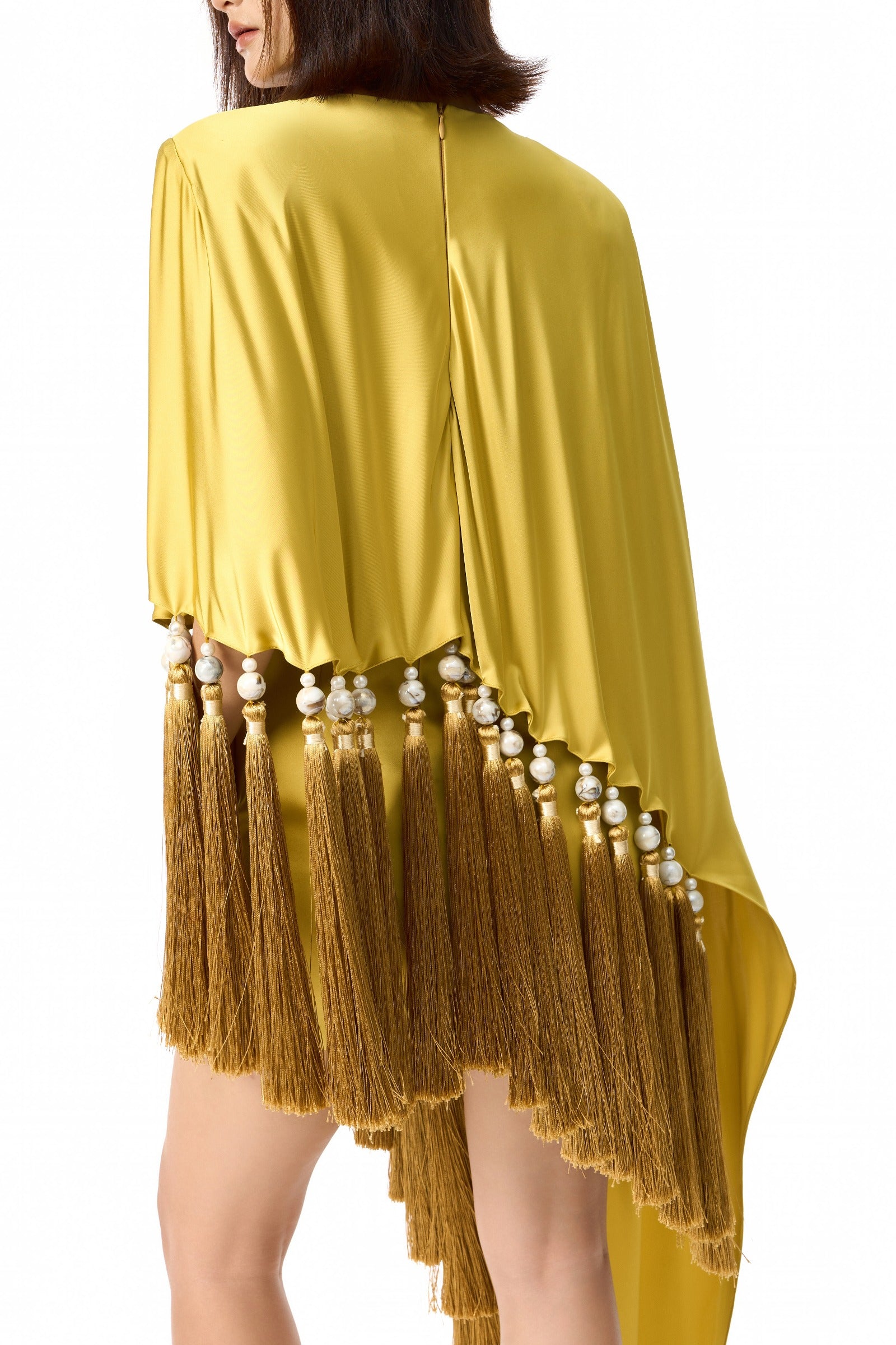 Aura Tassel Set