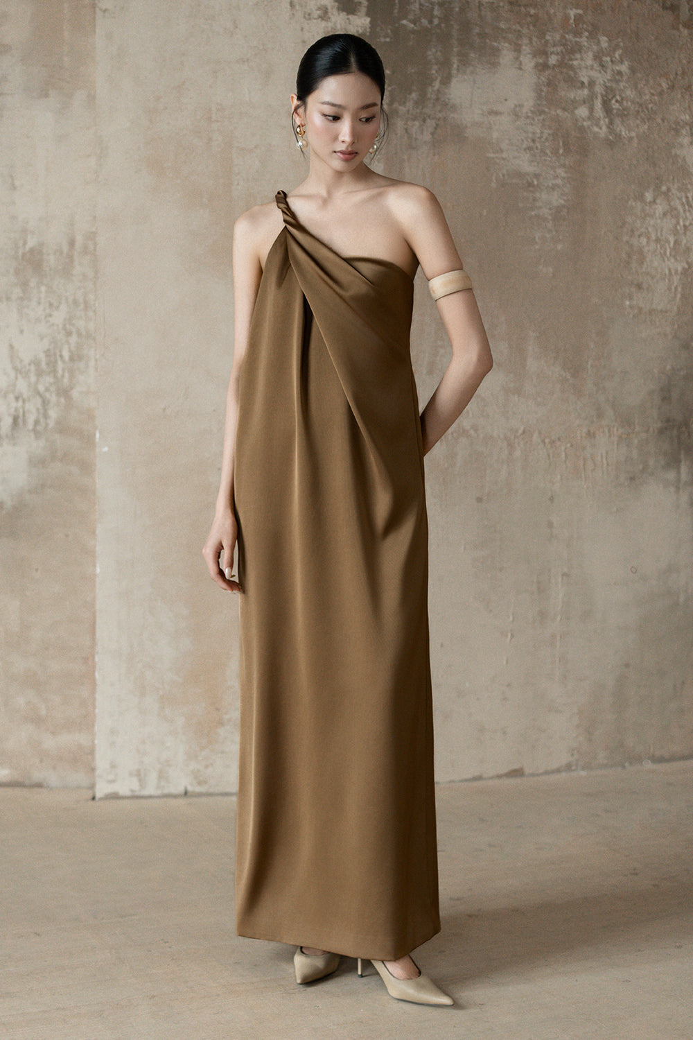 Nyvra One Shoulder Maxi Dress Olive / L