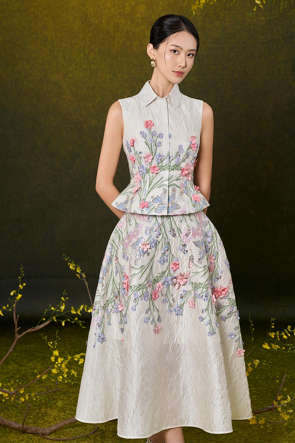 Kairi A-line Flower Applique Damask Midi Skirt