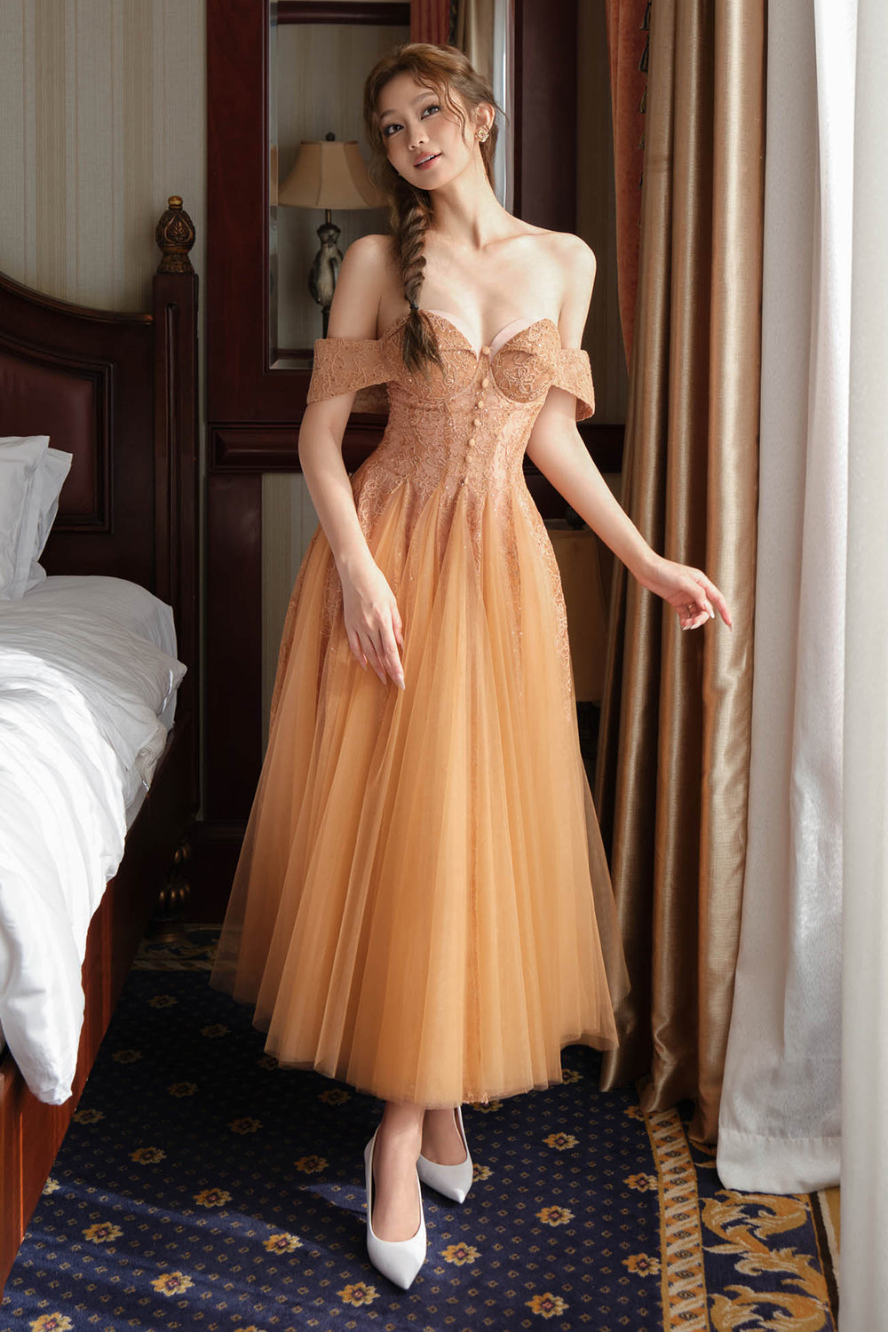 Serenade Sweetheart Midi Dress - MEAN BLVD