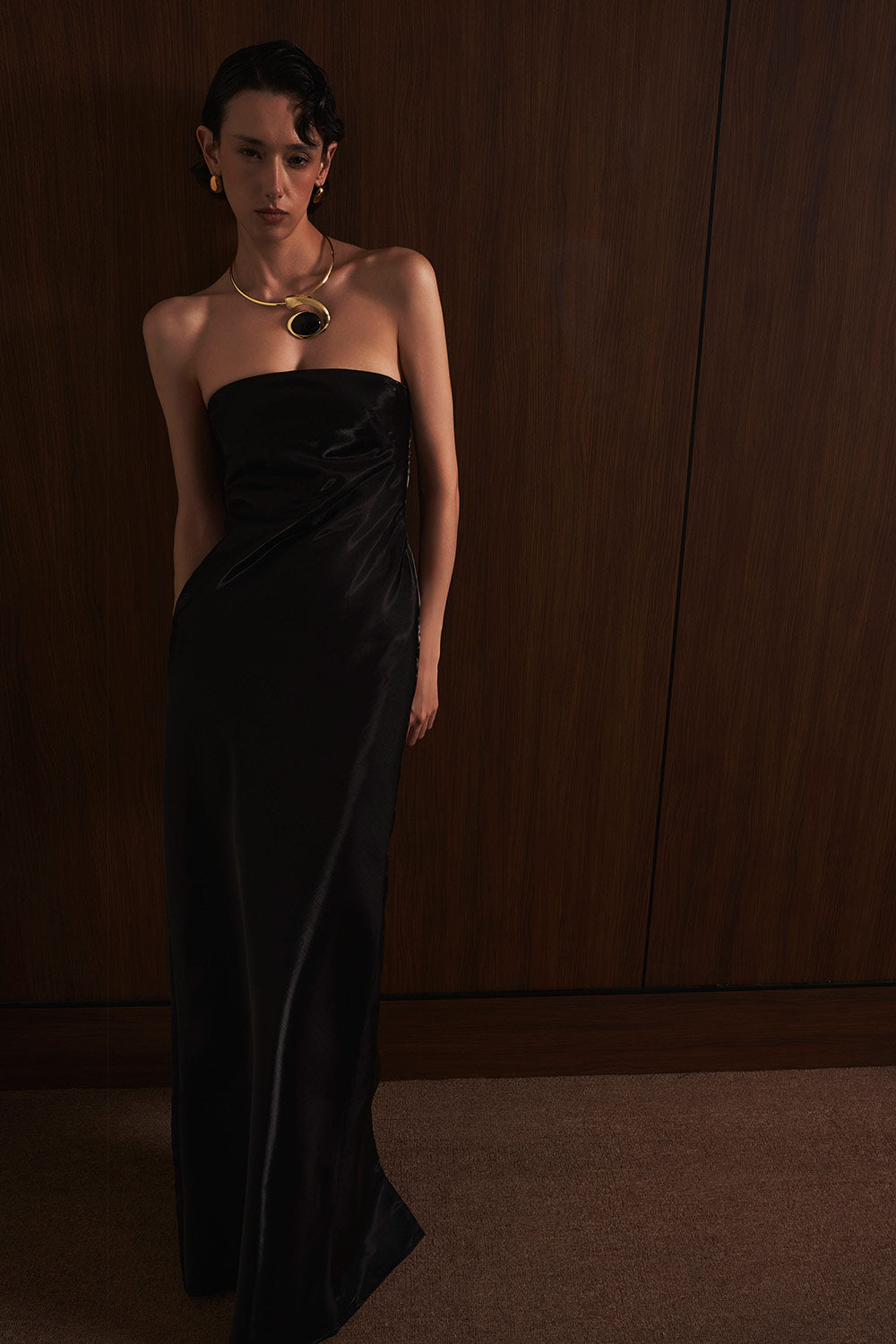 Linh Sa Sheath Sleeveless Satin Maxi Dress