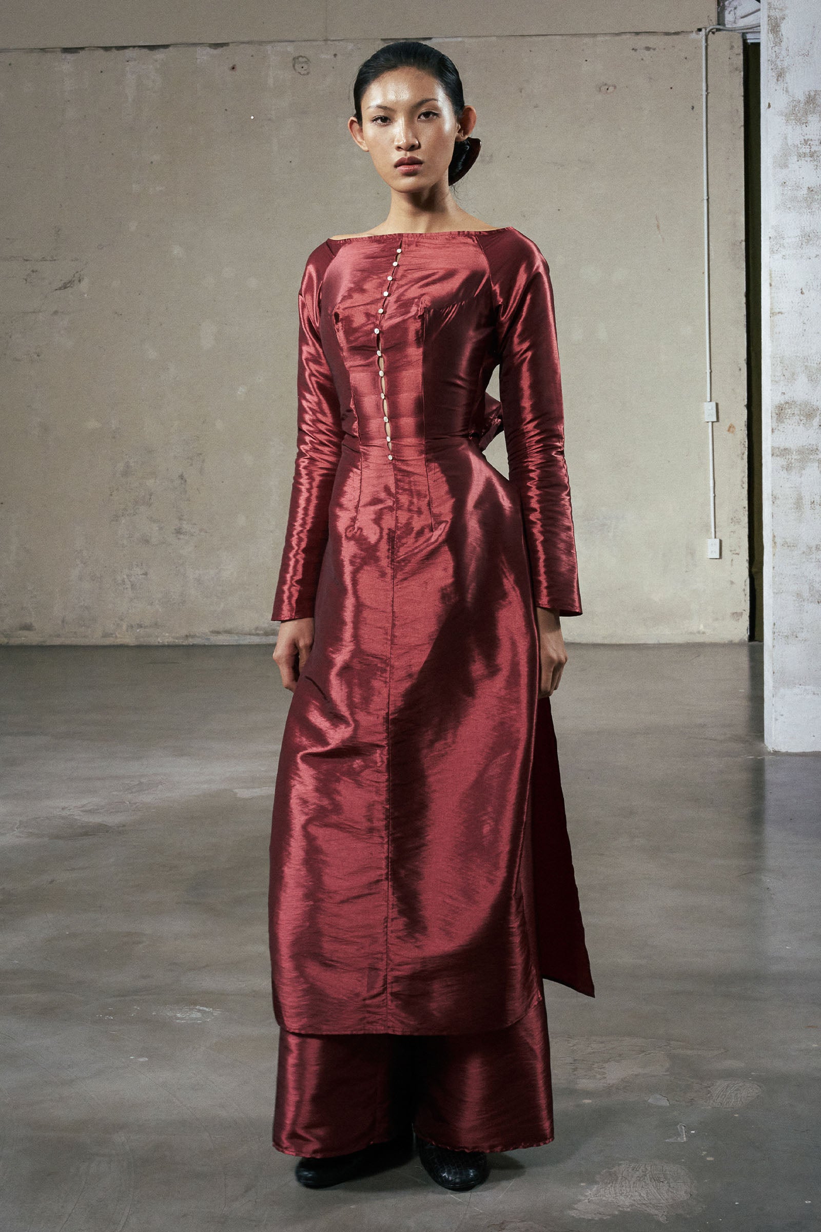 Thoi Ngoc Boat Neck Ao Dai Set - MEAN BLVD
