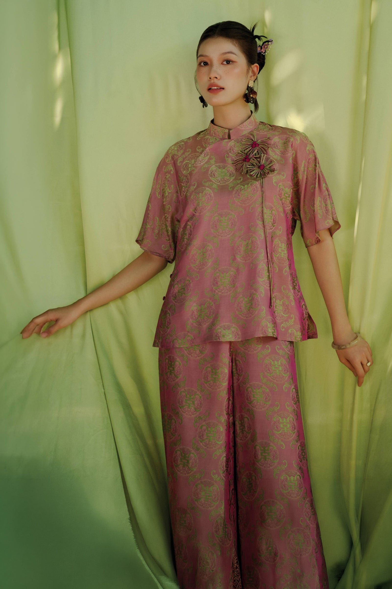 Ha Ngan Applique Set