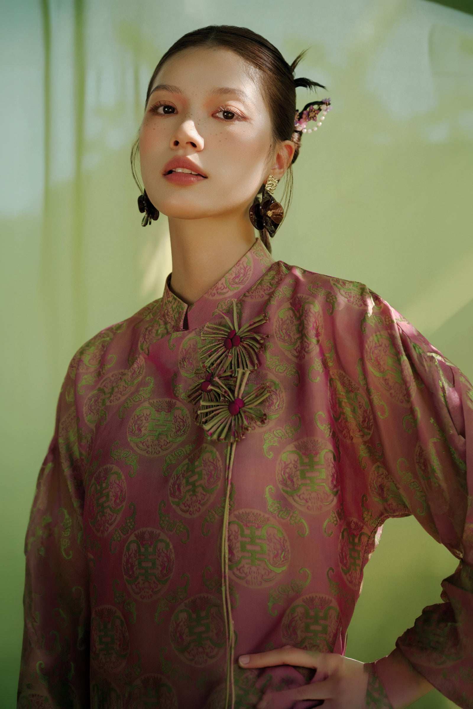 Ha Ngan Applique Set