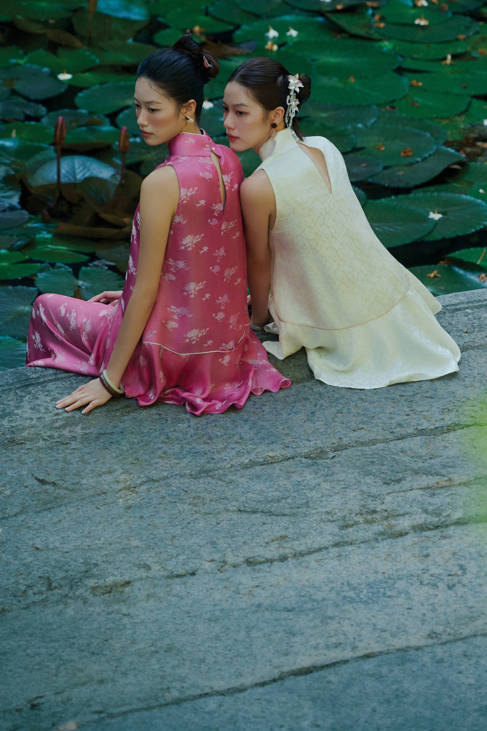 Ha Linh High Neck Set