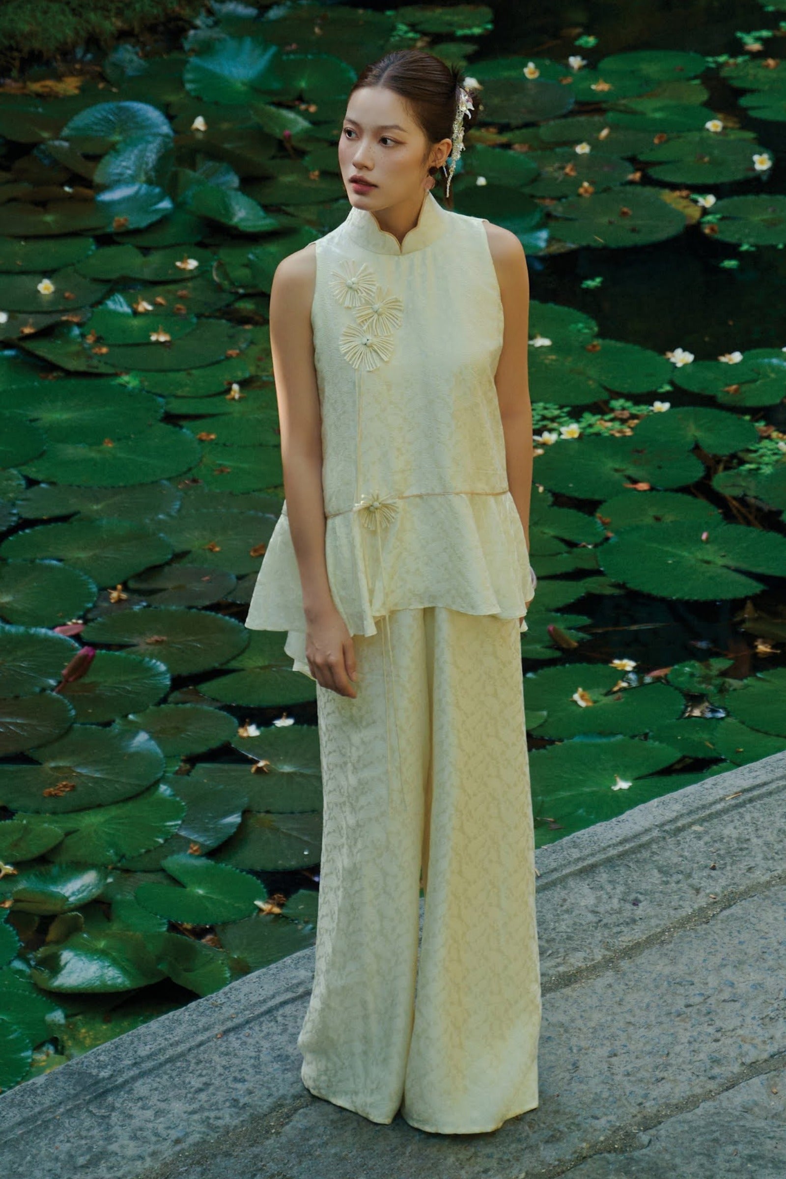 Ha Linh High Neck Set