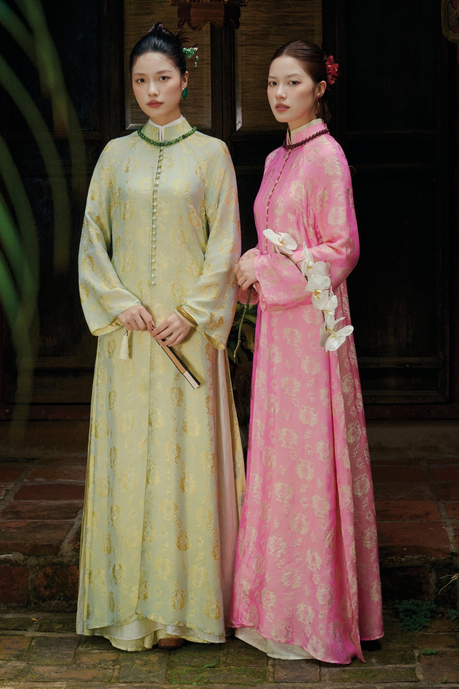 Ha Uyen Button Ao Dai Set