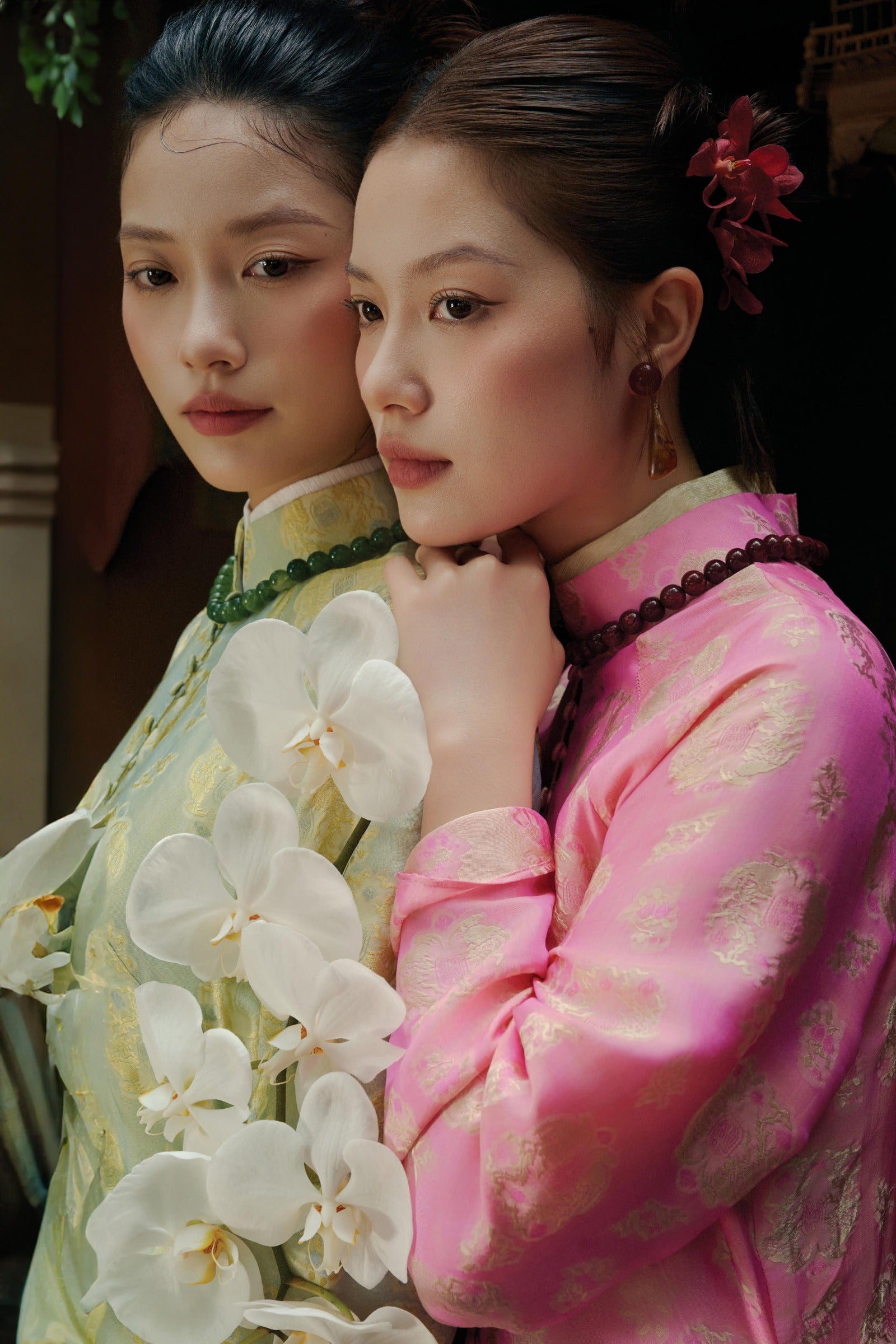 Ha Uyen Button Ao Dai Set