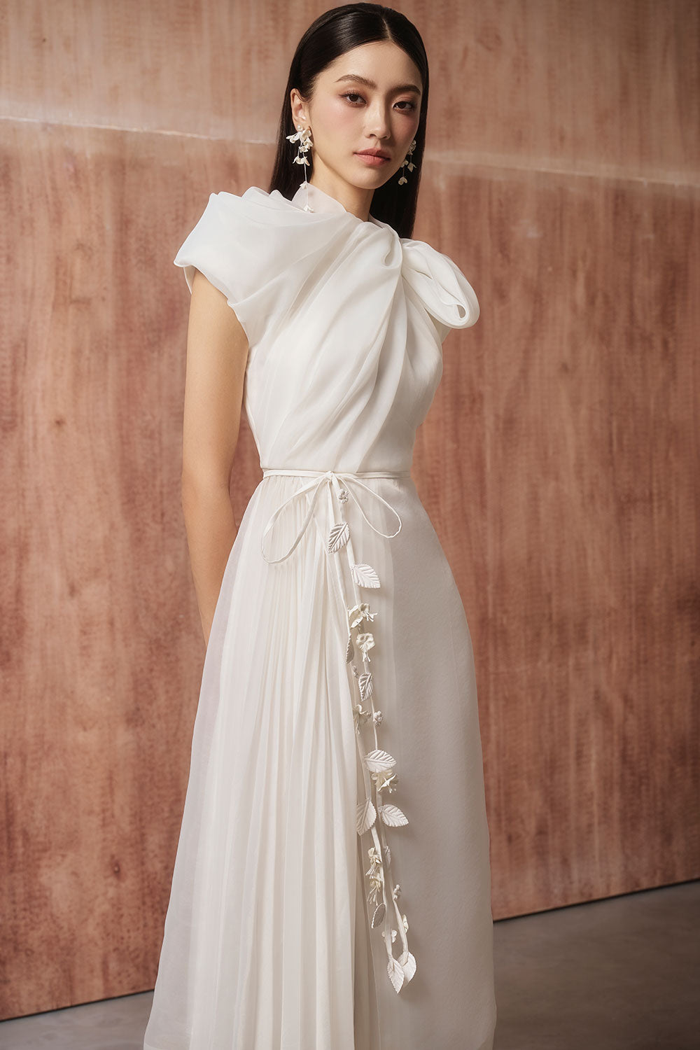 Werdie A-line Asymmetric Organza Midi Dress White / L