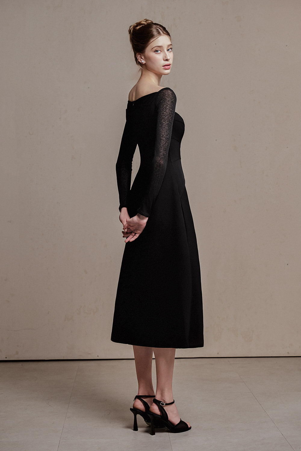 Estella A-line Long Sleeved Cotton Spandex Midi Dress Black / S