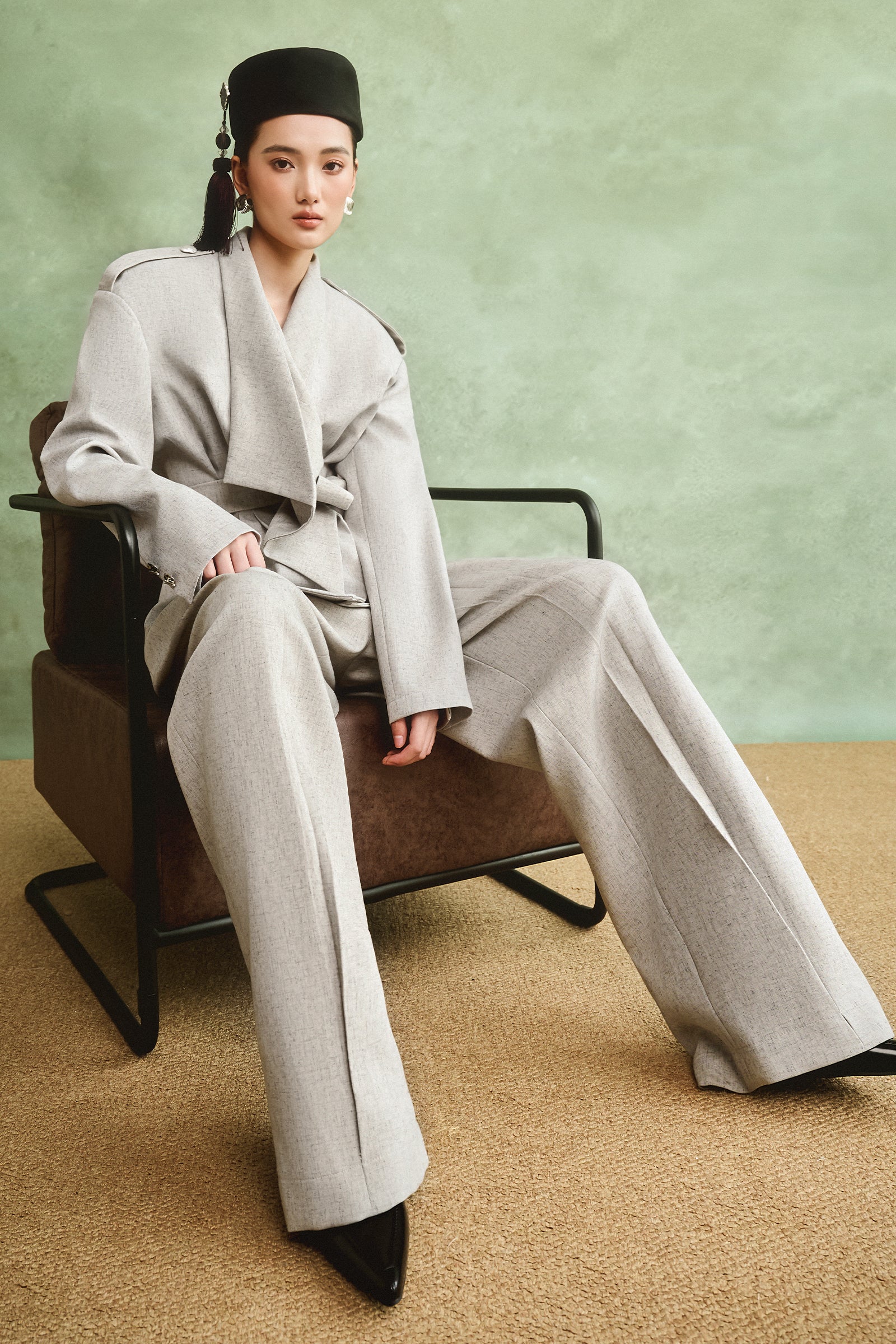 Amburg Straight Pleated Pants