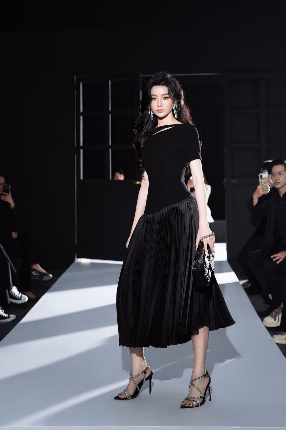 Alina Drop Waist Pleated Synthetic Velvet Midi Dress - MEAN BLVD