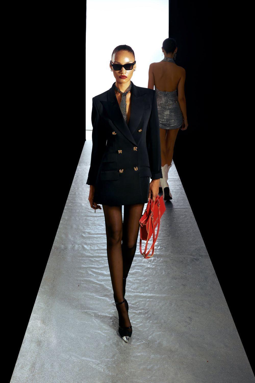 Alyssa Structured Peak Lapel Wool Blazer - MEAN BLVD