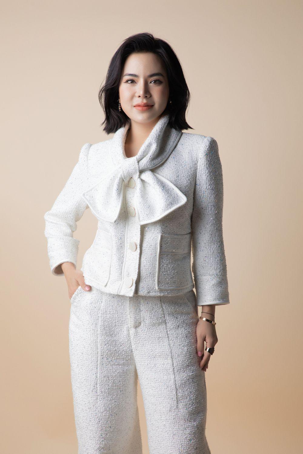 Amira Straight Bow Tie Tweed Jacket MEAN BLVD