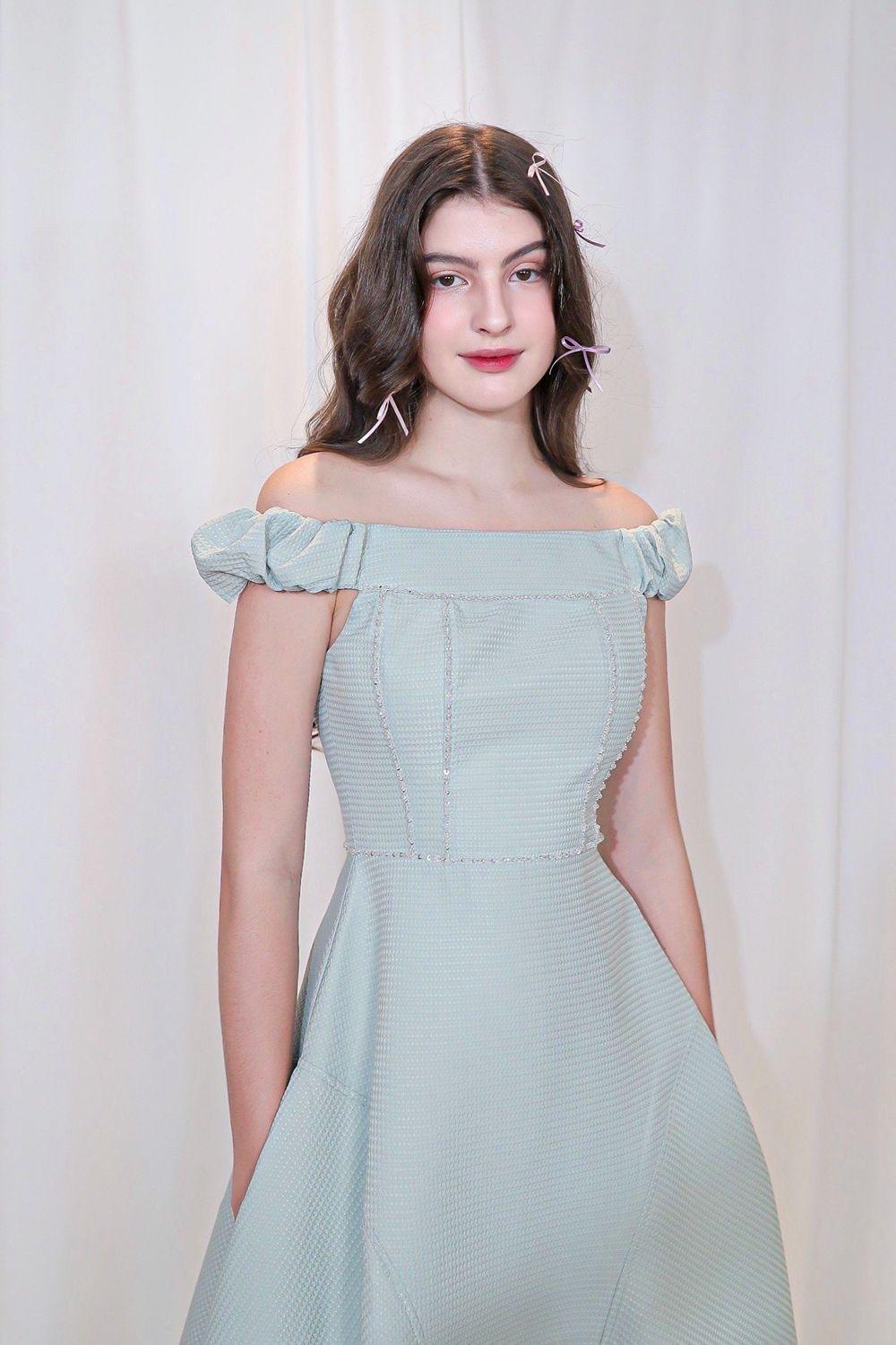 Women's Fit and Flare Off-Shoulder Foam Synthetic Midi Dress S/M/L Blue/White MEAN BLVD White / Customize Women's Fit and Flare Off-Shoulder Foam Synthetic Midi Dress S/M/L Blue/White MEAN BLVD White / Customize