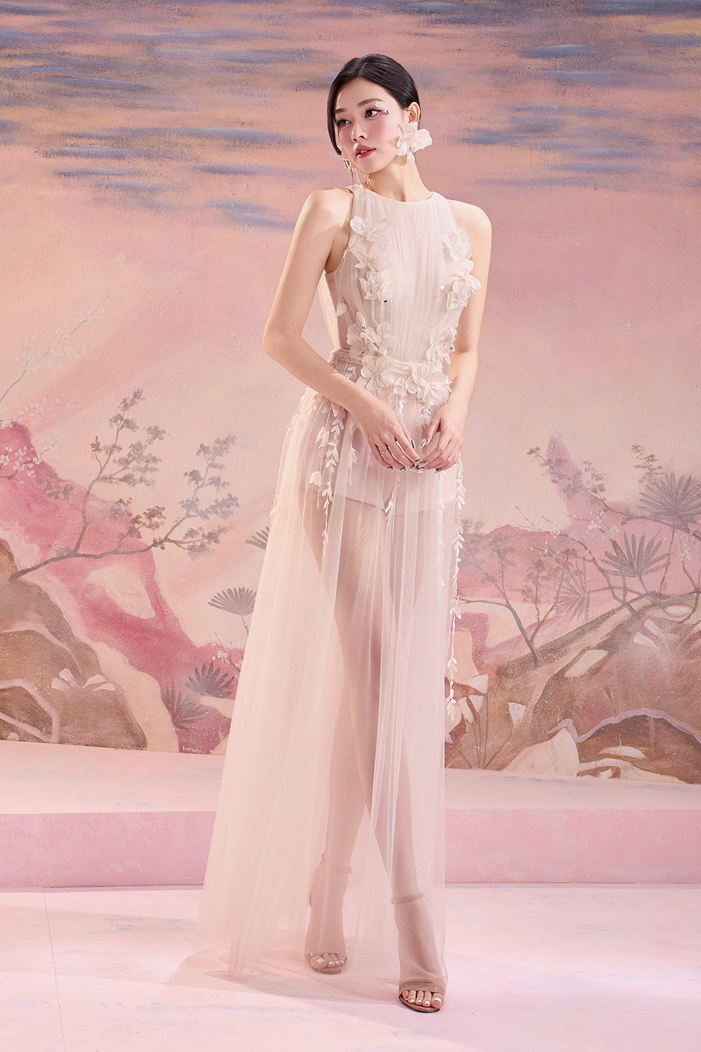 Donna Gathered Flower Applique Mesh Silk Floor Length Dress