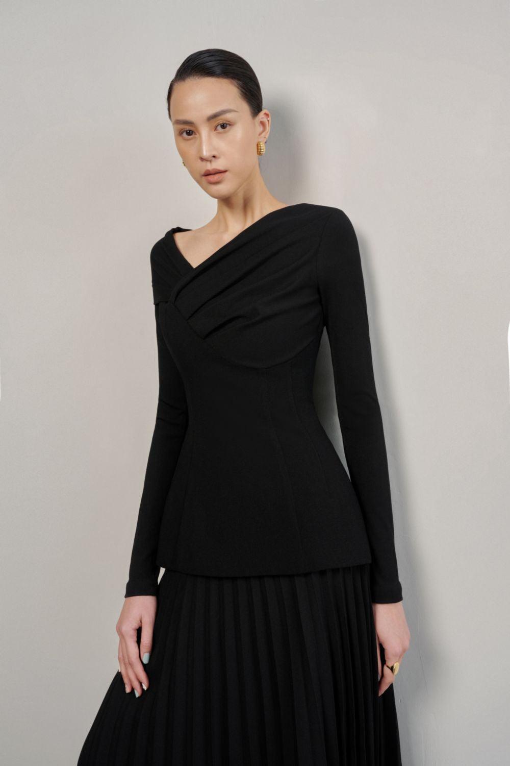 Brianna Sheath Asymmetric Neck Crinkle Crepe Top - MEAN BLVD