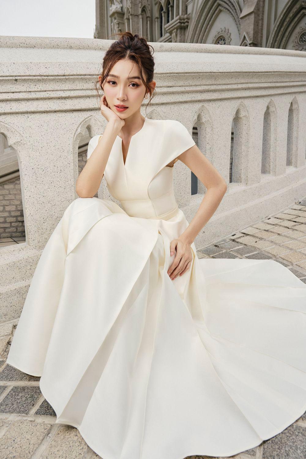 Women's Calla Drop Waist Box Pleated Rayon Midi Dress S/M/L Cream MEAN BLVD L / Cream Women's Calla Drop Waist Box Pleated Rayon Midi Dress S/M/L Cream MEAN BLVD L / Cream
