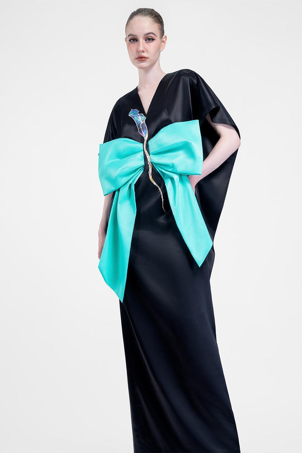Women's Calla Straight Batwing Sleeved Duchess Satin Maxi Dress Xs/S/M Black Mean Blvd Black / M