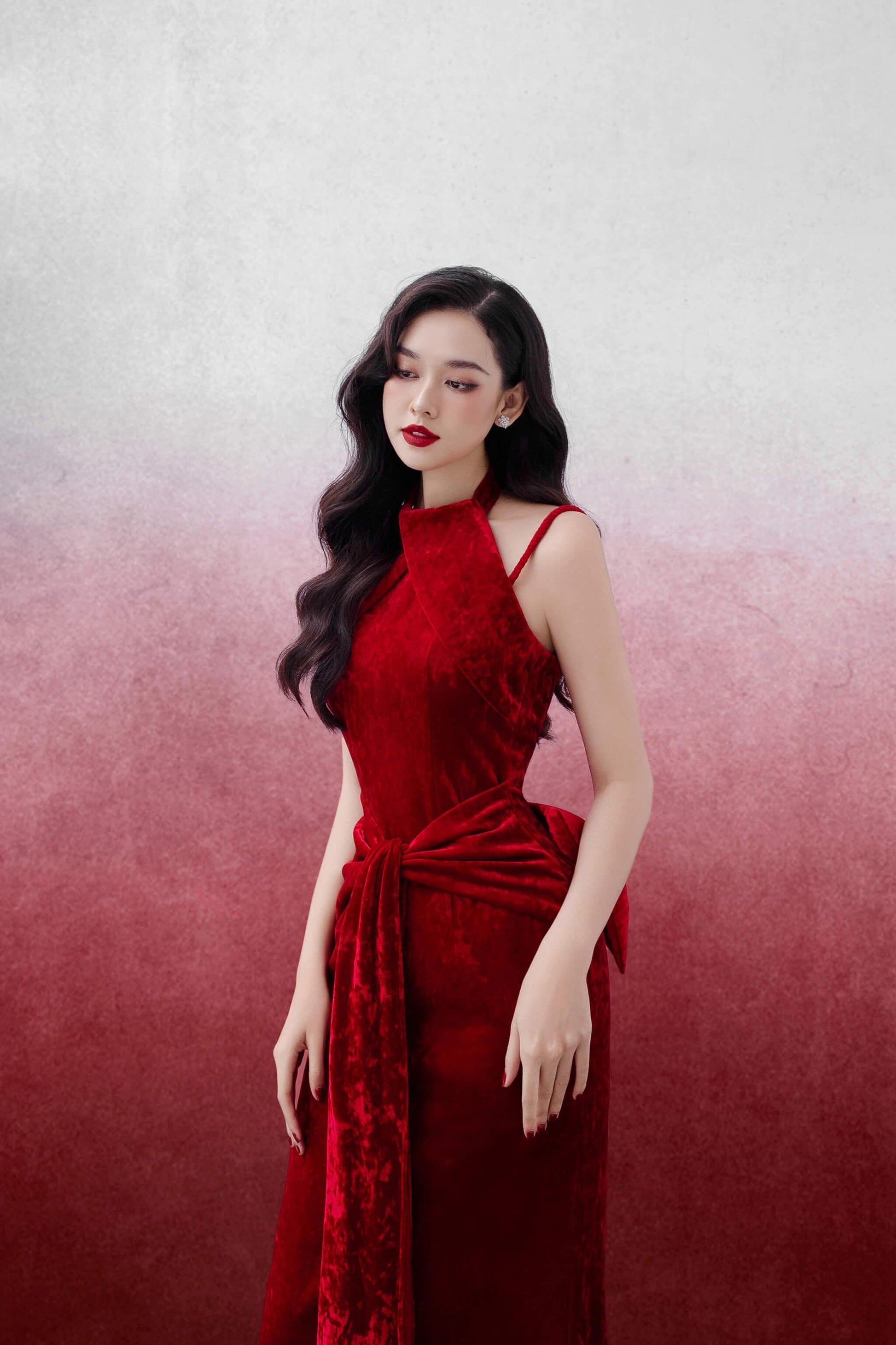 sleeveless velvet midi dress Find Me Now Velvet Sleeveless Midi Dress