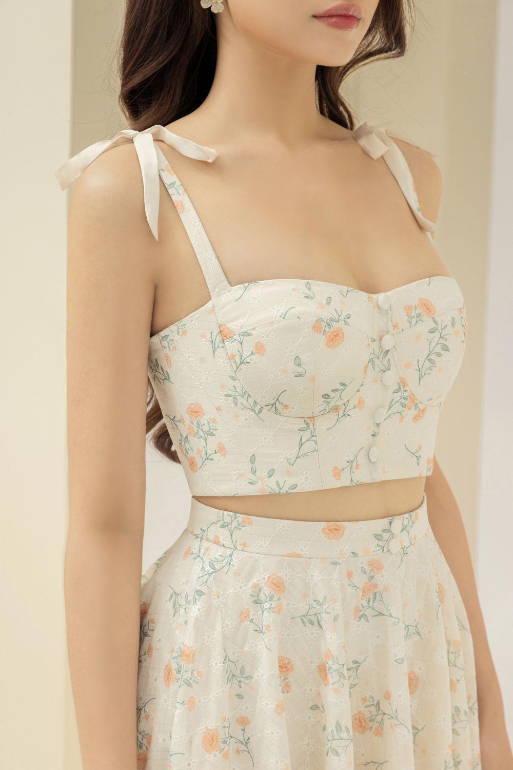 Carmen Bodycon Semi-Heart Neck Polyester Chiffon Crop Top - MEAN BLVD