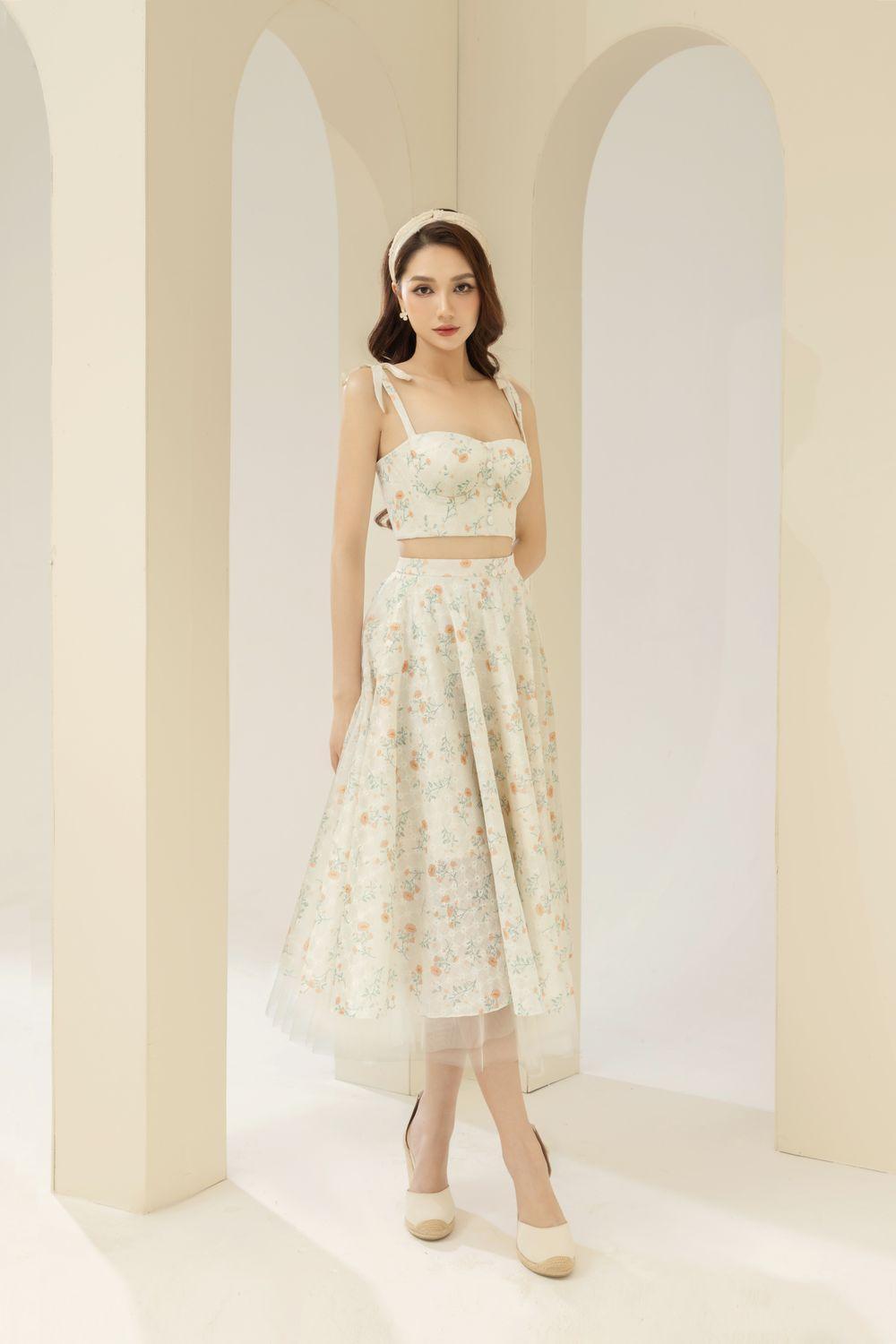 Carmen Bodycon Semi-Heart Neck Polyester Chiffon Crop Top - MEAN BLVD