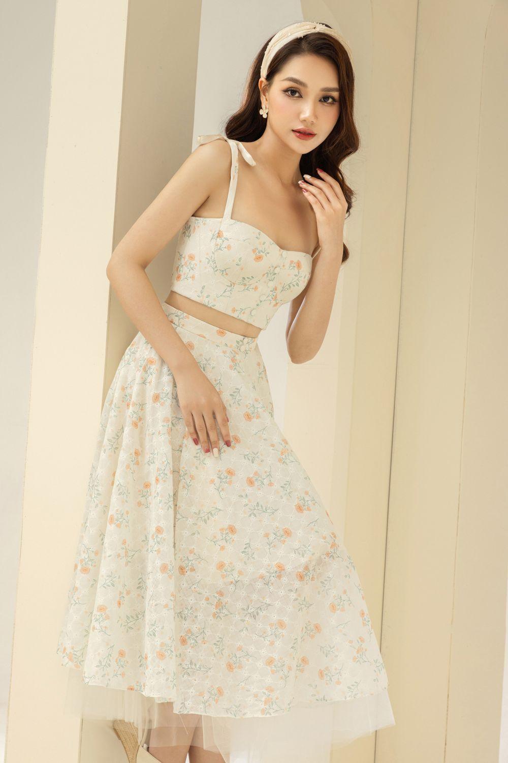 Women's Carmen Layered Draped Polyester Chiffon Midi Skirt S/M/L/Xl Ivory White Floral Mean Blvd Customize / Ivory White / Floral Women's Carmen Layered Draped Polyester Chiffon Midi Skirt S/M/L/Xl Ivory White Floral Mean Blvd Customize / Ivory White / Floral