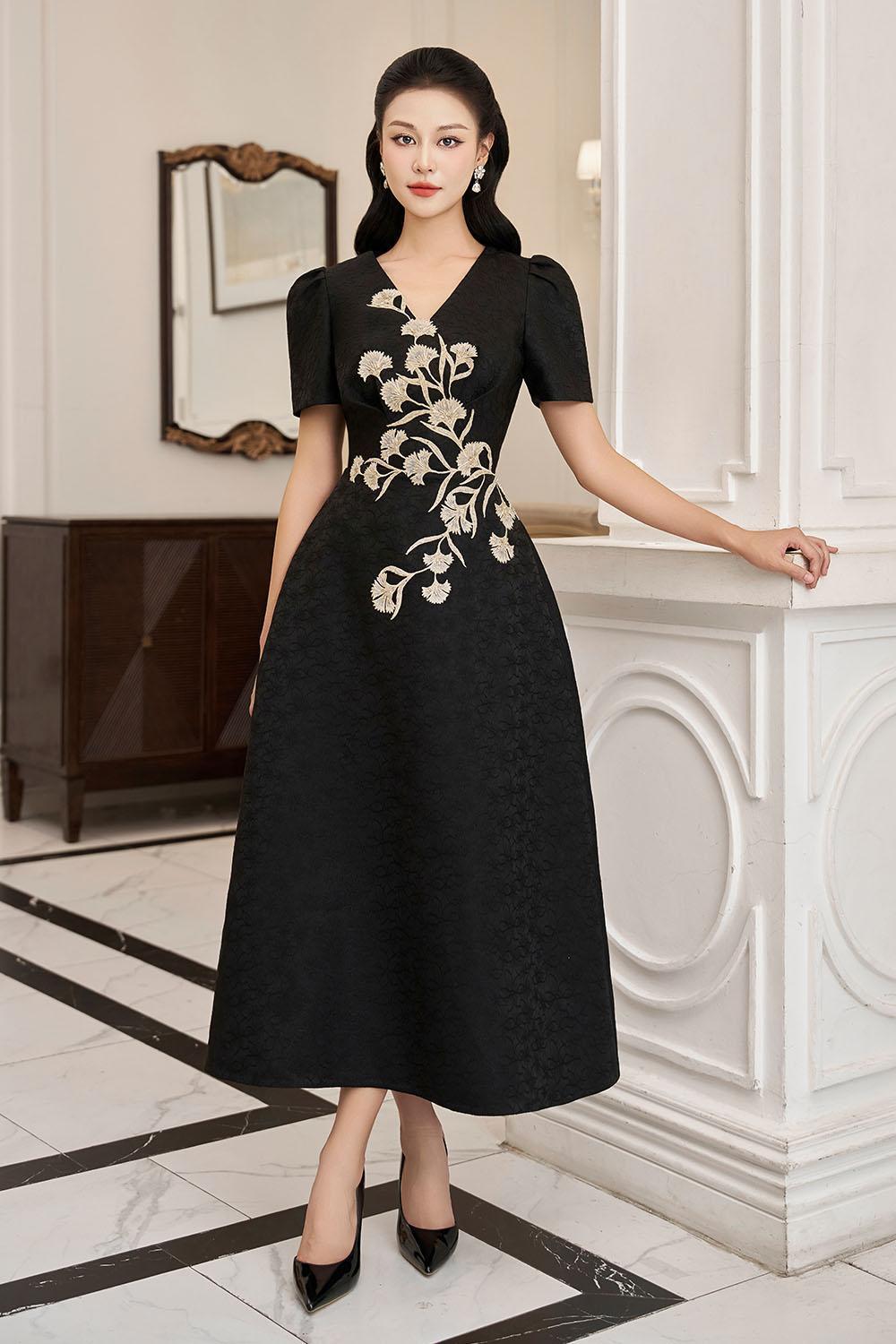 Women's Carnation A-line V-Neck Brocade Midi Dress S/M/L/XL/XXL Black MEAN BLVD Black / M Women's Carnation A-line V-Neck Brocade Midi Dress S/M/L/XL/XXL Black MEAN BLVD Black / M