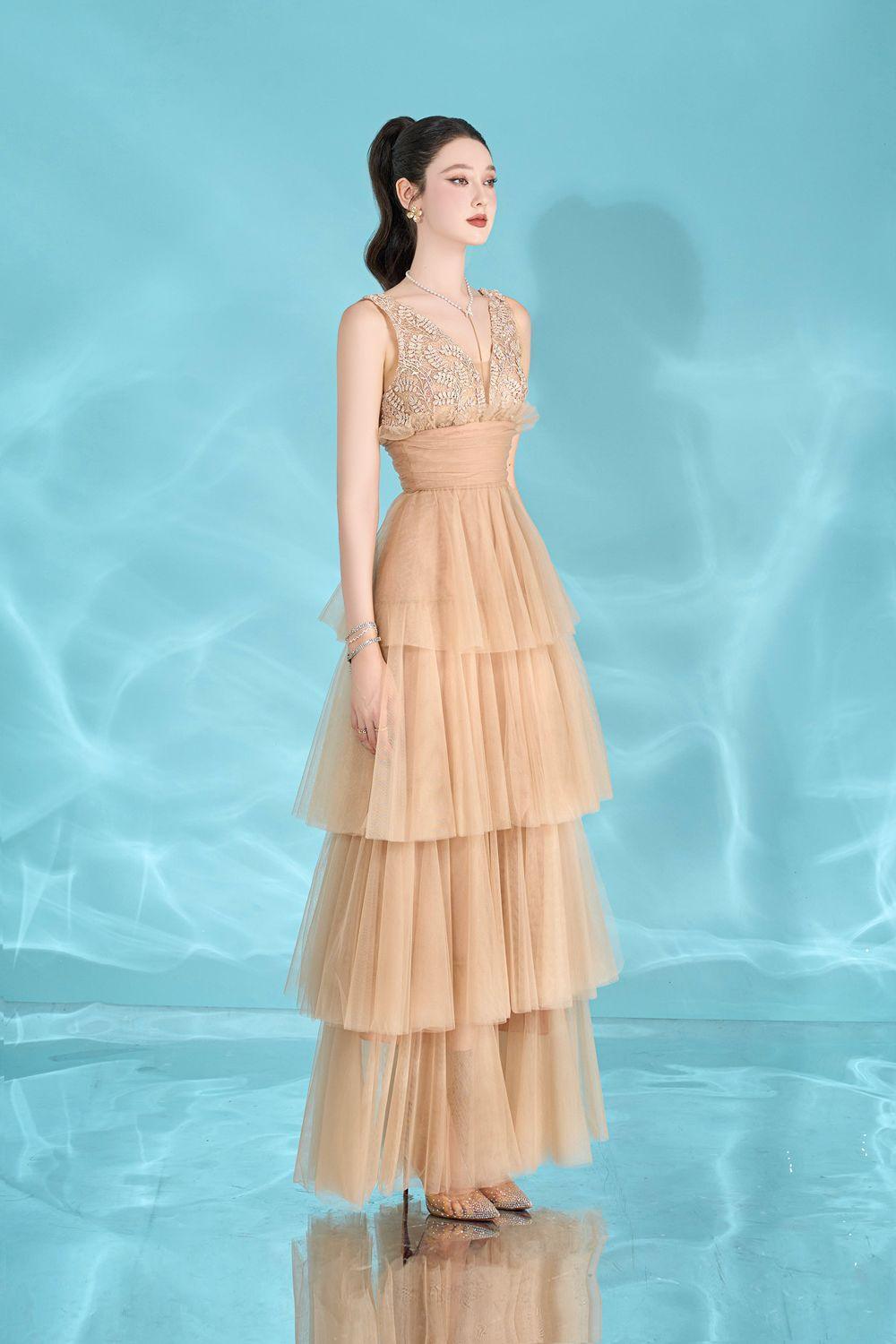 layered v neck dress Women's Charles Layered V-Neck Tulle Floor Length Dress S/M/L Brown MEAN BLVD Brown / S