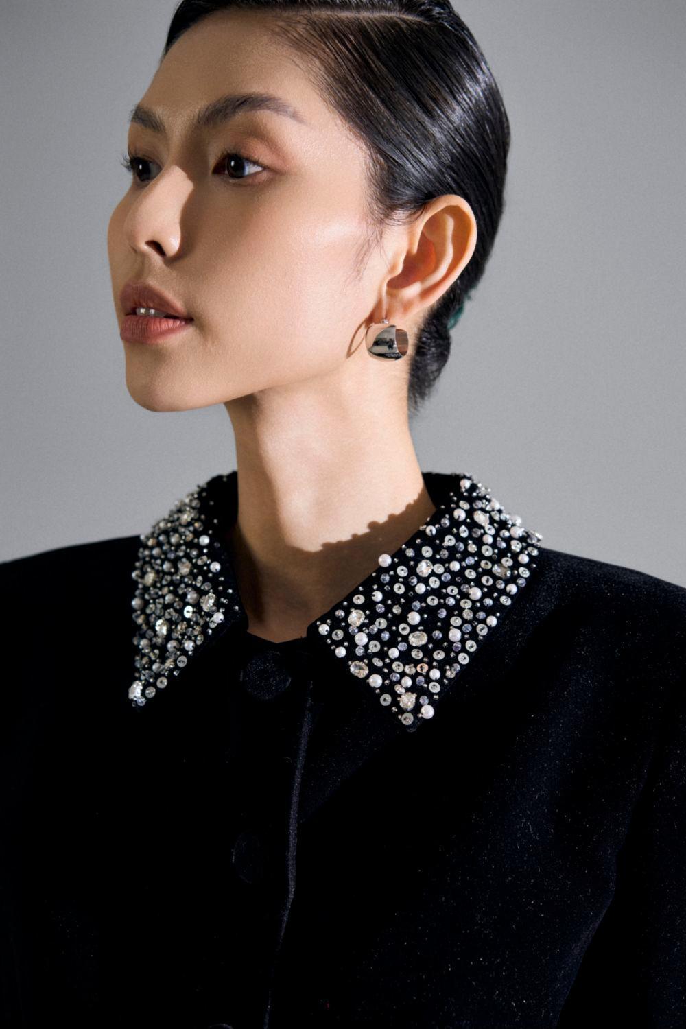 Cynthia Cropped Square Shoulder Velvet Jacket - MEAN BLVD