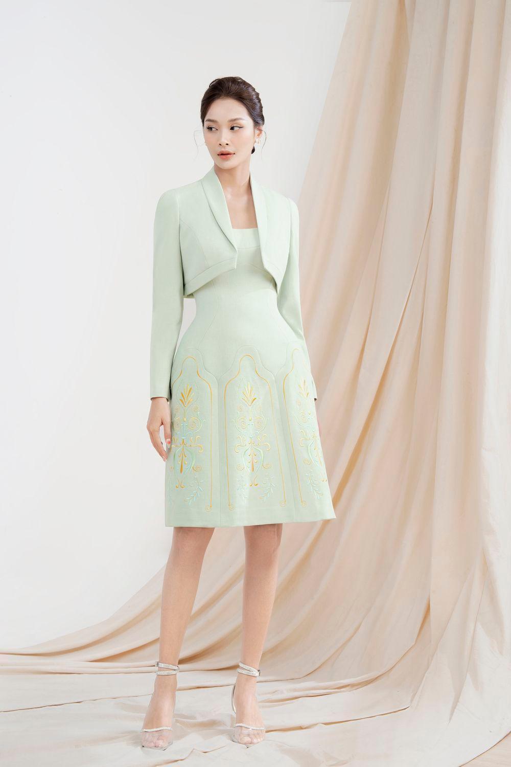 Women's Elizabeth A-line Embroidered Polycotton Knee-length Dress S/M/L Light Green/Beige MEAN BLVD M / Light Green Women's Elizabeth A-line Embroidered Polycotton Knee-length Dress S/M/L Light Green/Beige MEAN BLVD M / Light Green