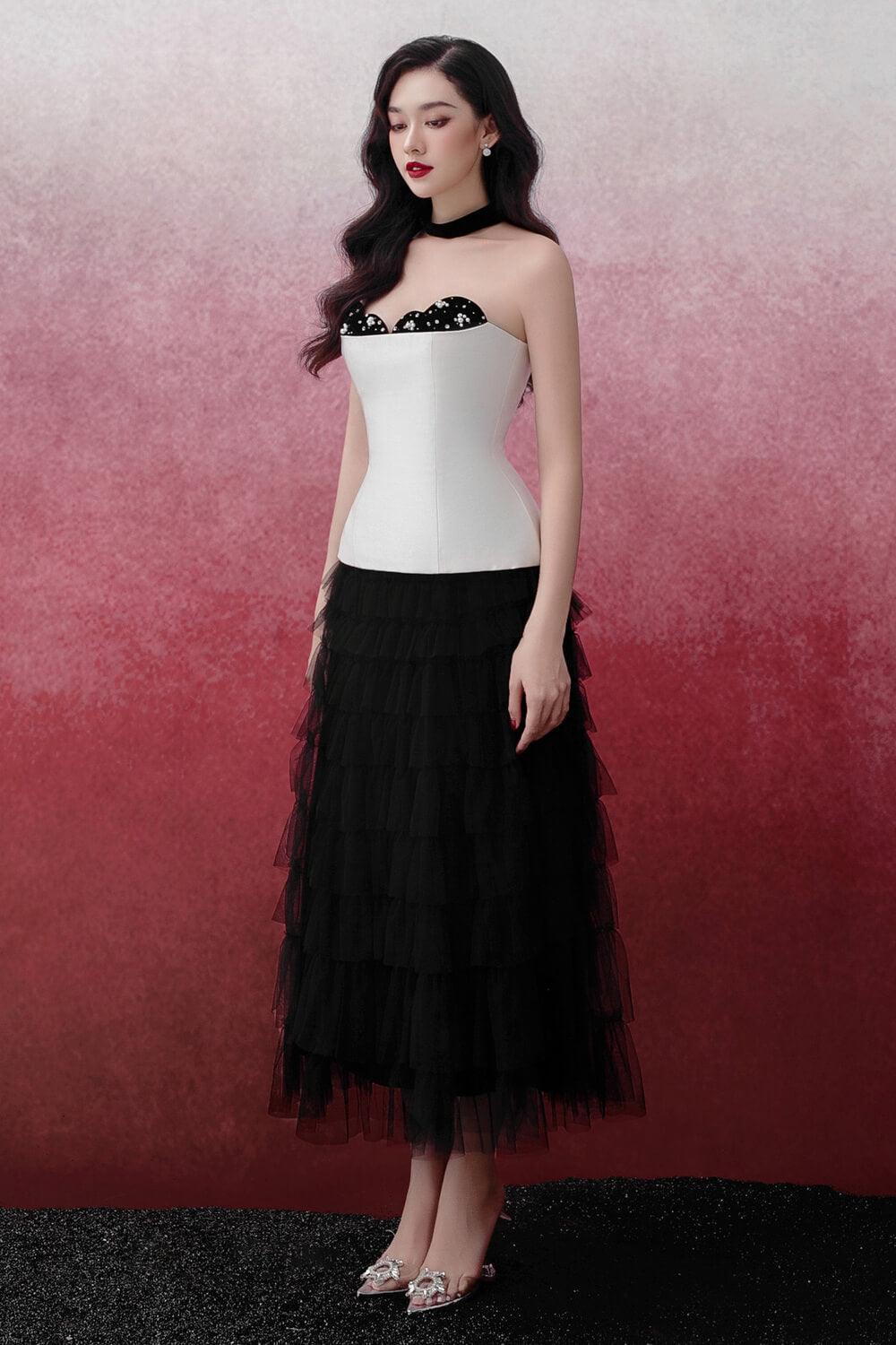 Elwyn Peplum Semi-Heart Neck Trerena Taffeta Top - MEAN BLVD