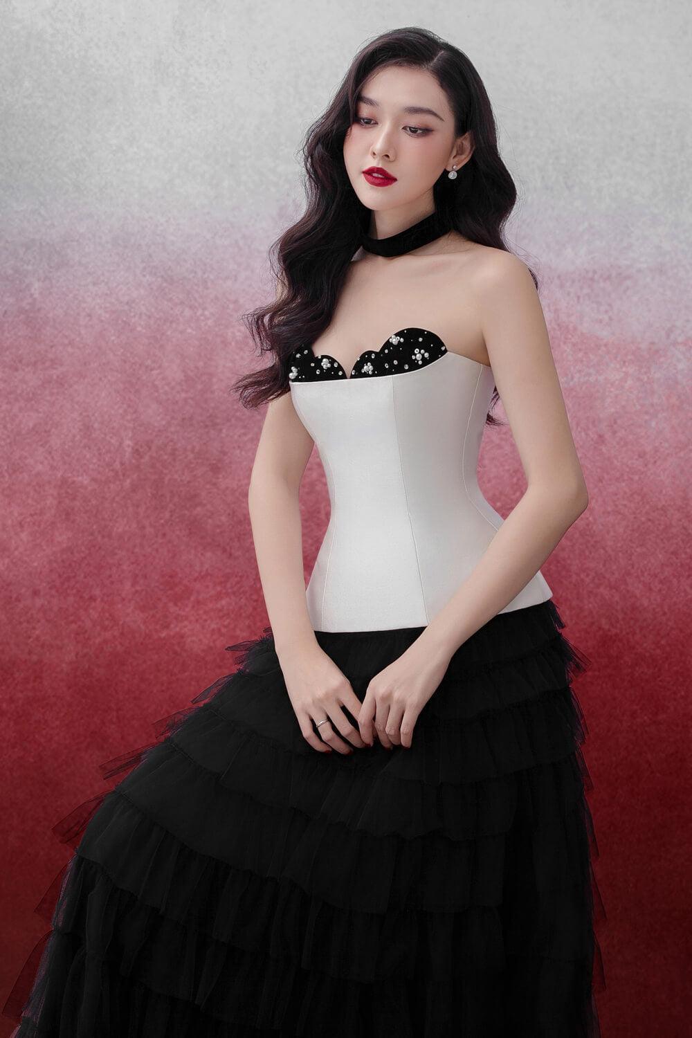 Elwyn Peplum Semi-Heart Neck Trerena Taffeta Top - MEAN BLVD